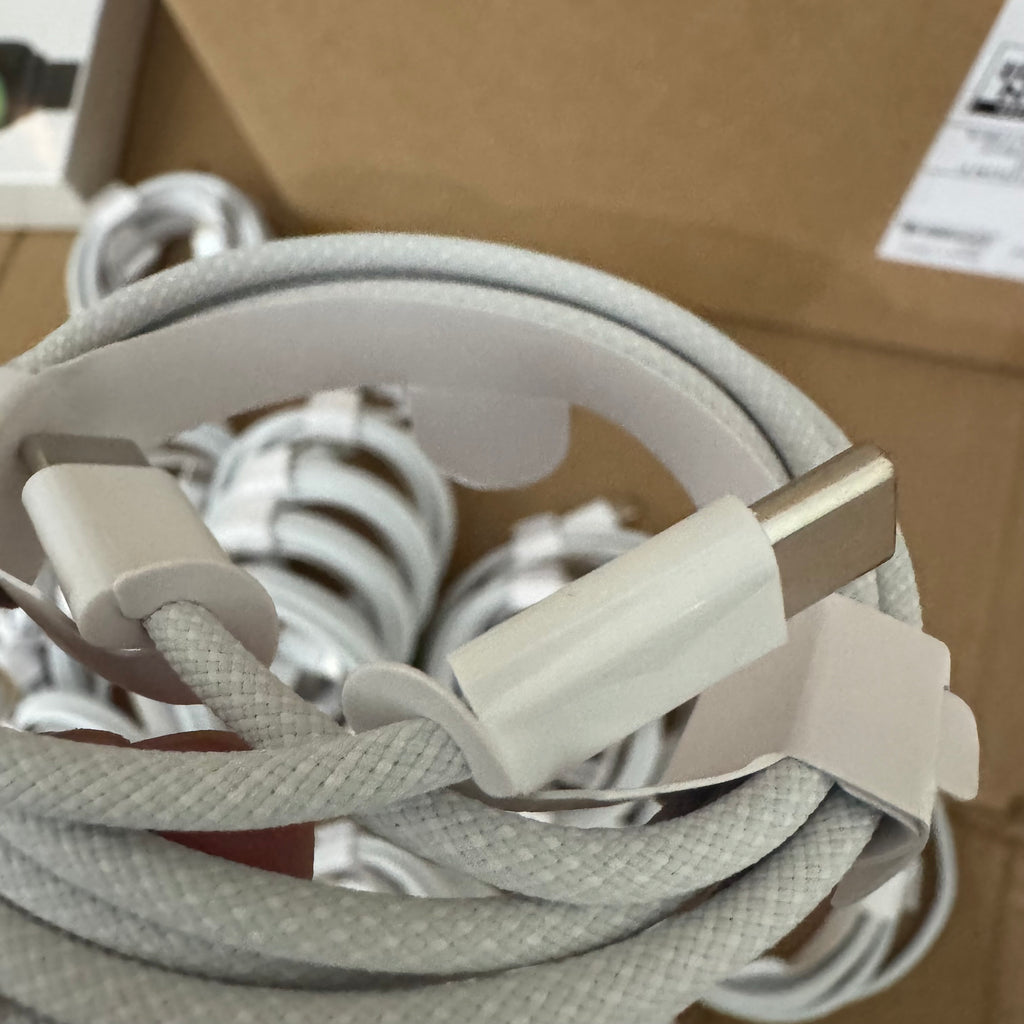 I phone Universal USB-C to USB-C High-Speed Charging Cable