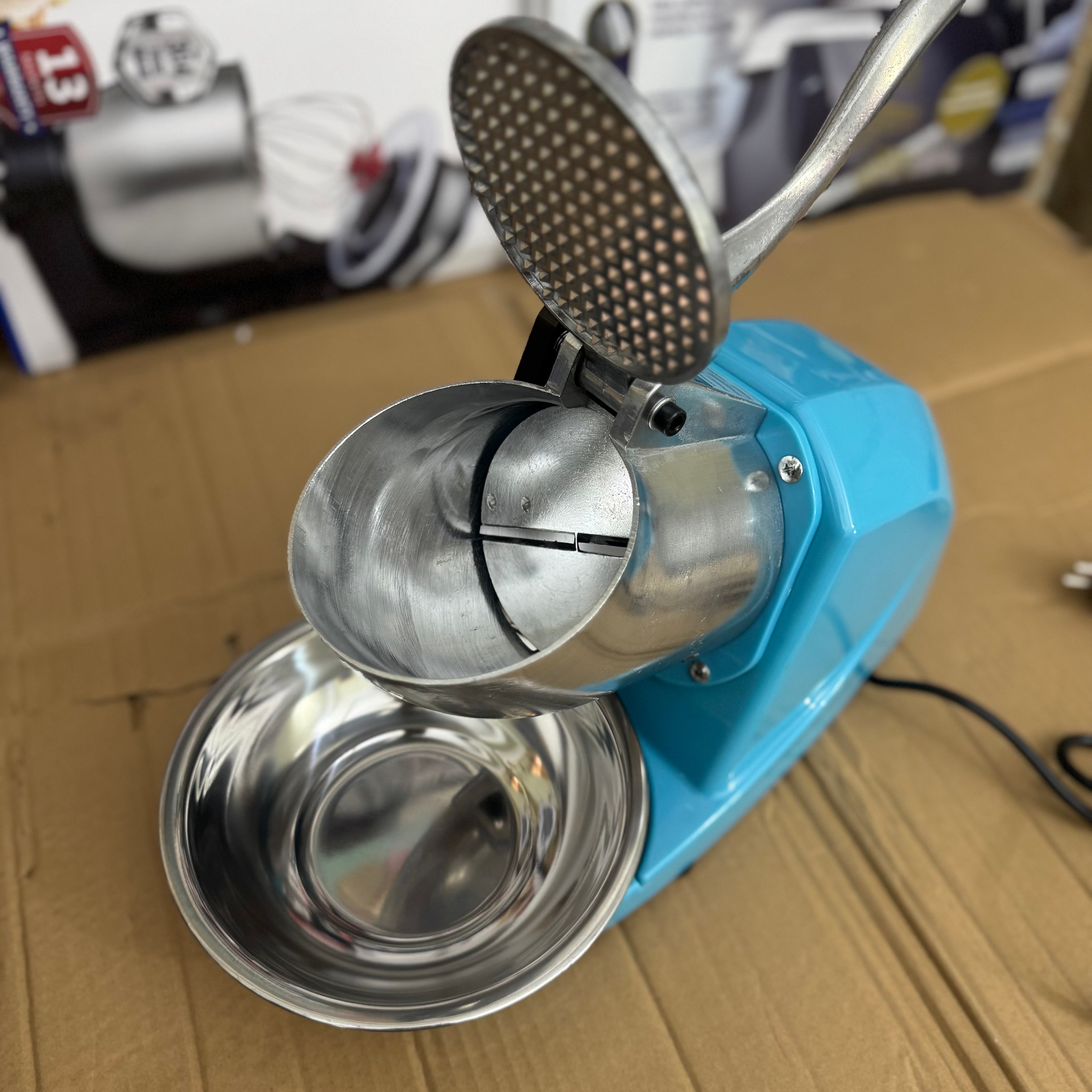 Electric Ice Crusher & Snow Cone Maker - Heavy Duty Dual Blade (Blue)