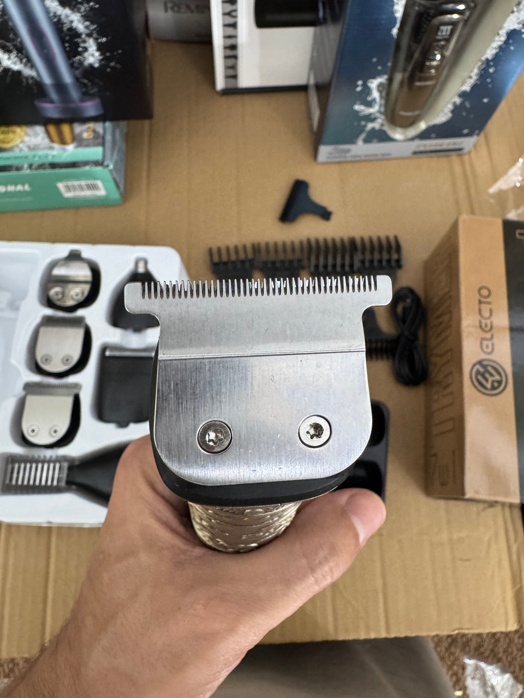 Electo W-701 7-in-1 Professional Trimmer & Grooming Kit for Men