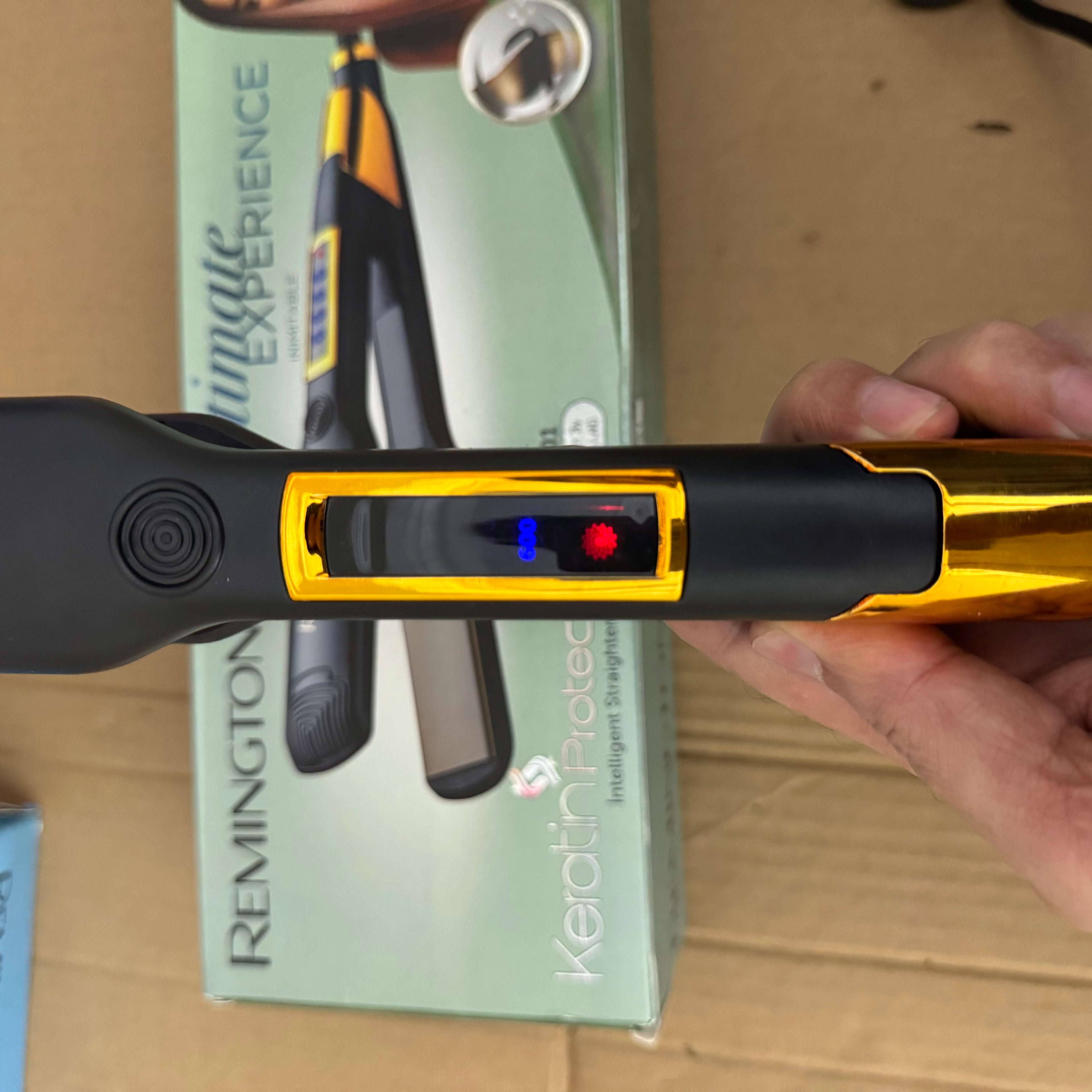 Remington Keratin Protect Intelligent Hair Straightener RM-5201 | Fast Heat, Adjustable Temperature, Ceramic Plates