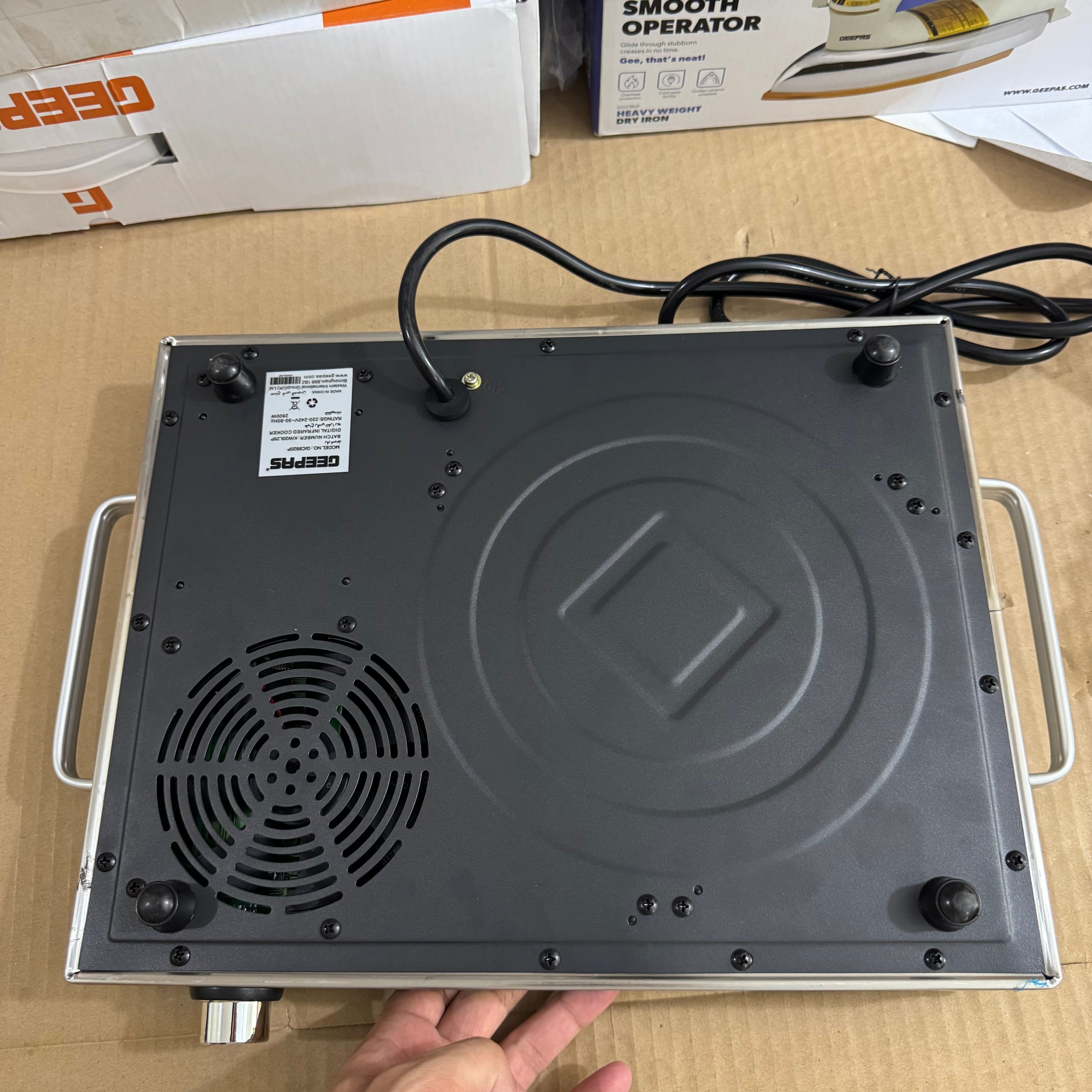 2600w Geepass hot plate