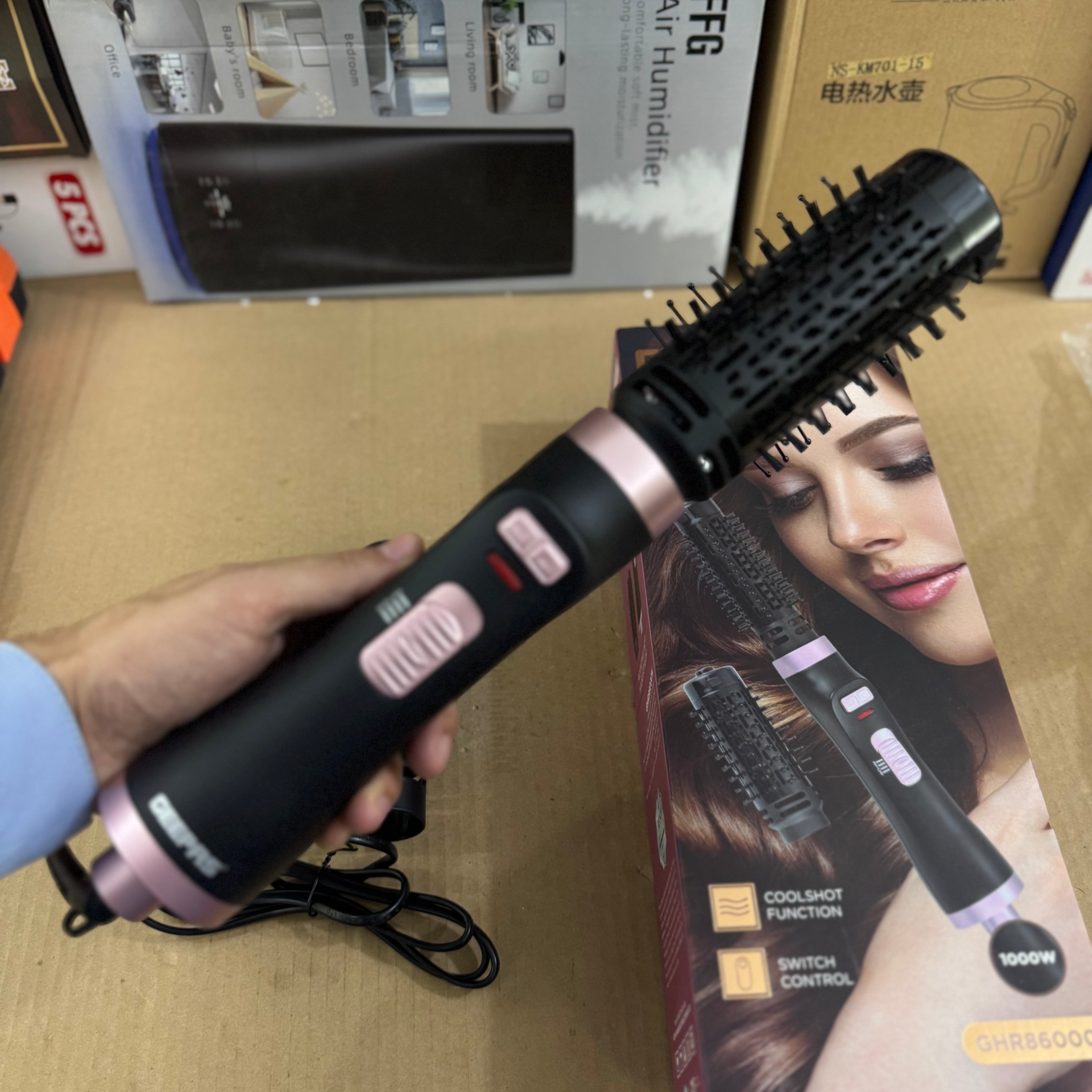 Geepas 1000W Rotating Hot Hair Styler GHR86000N