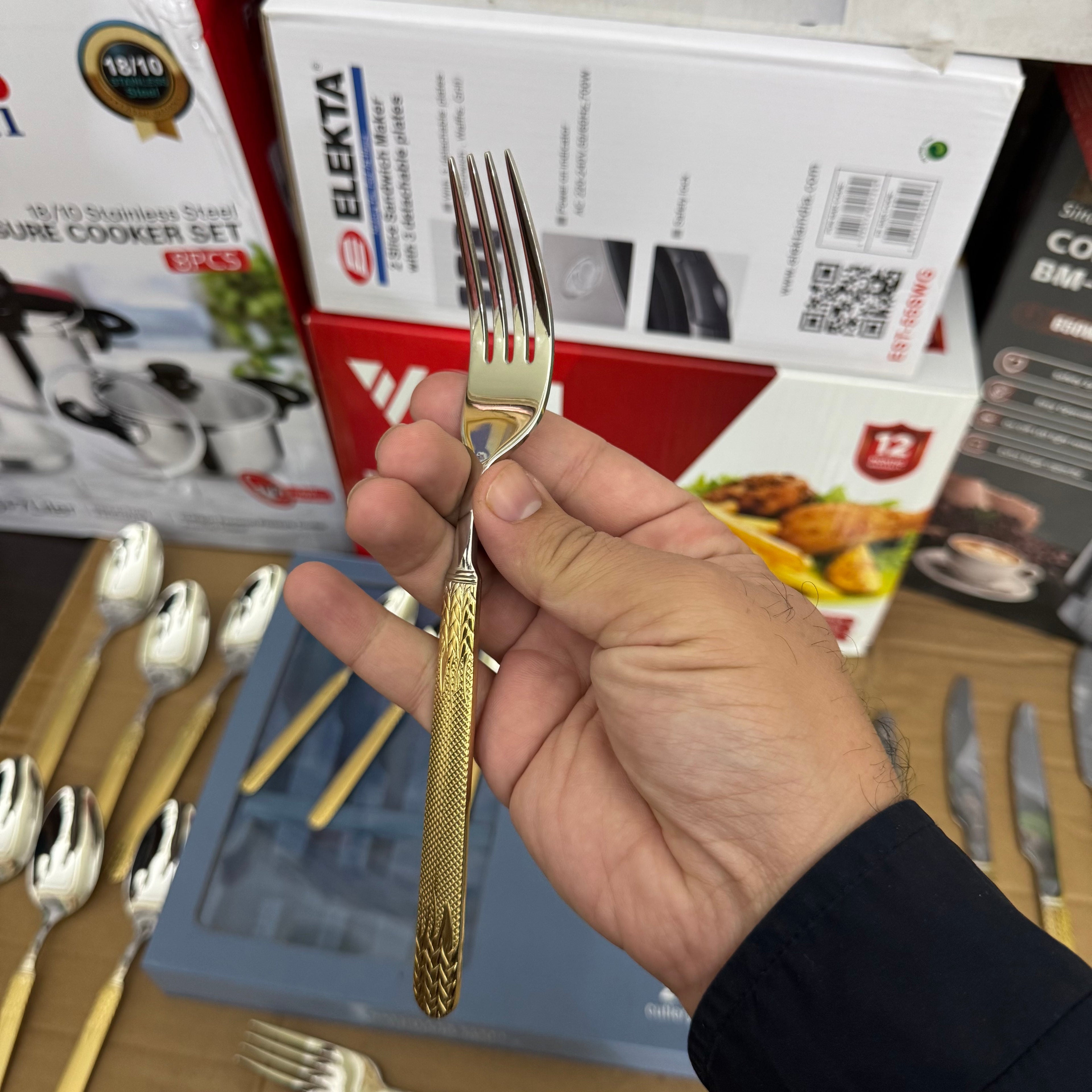 KDK 24-Piece Gold Textured Stainless Steel Cutlery Set | Service for 6
