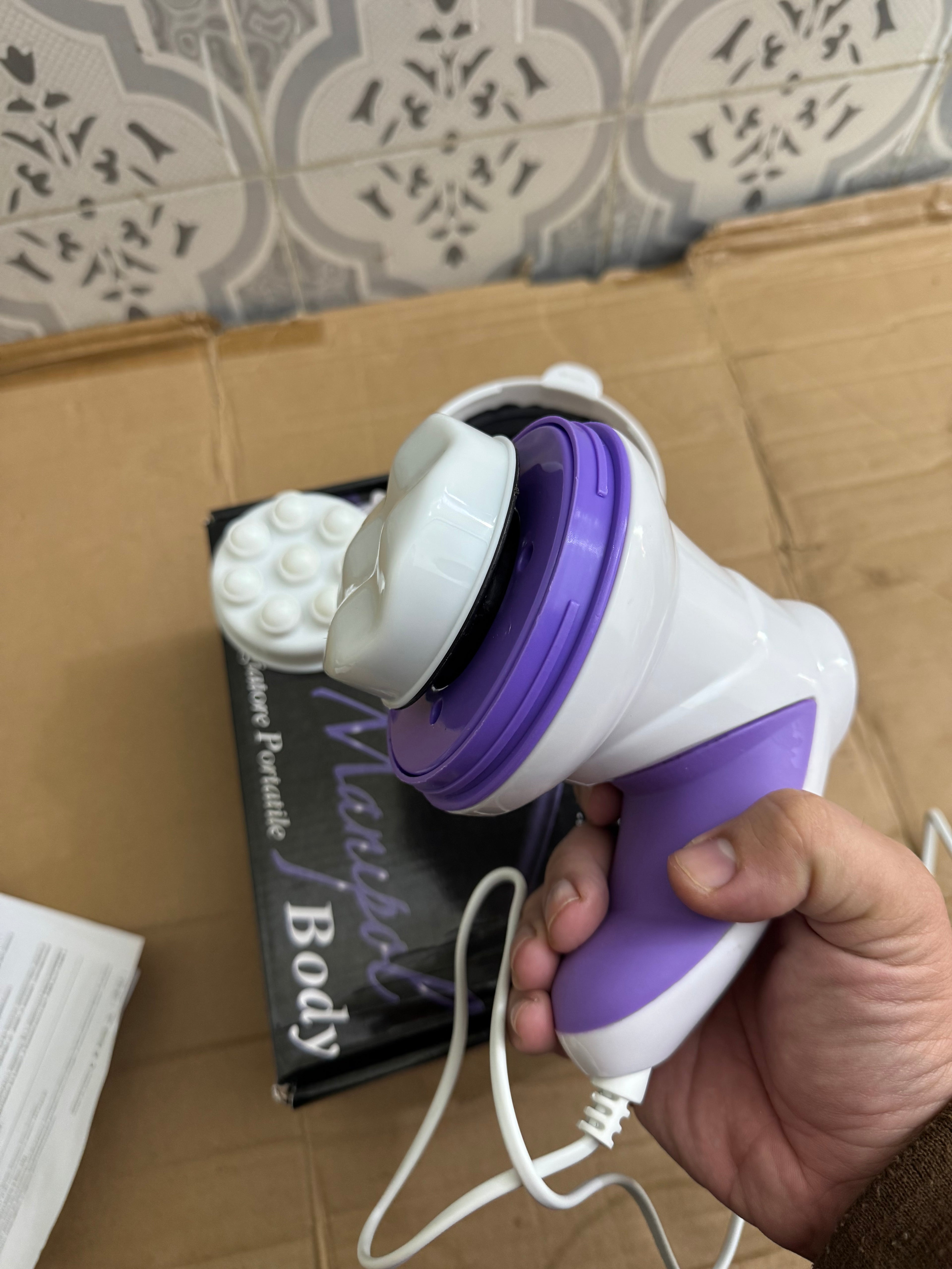 Massaggiatore portatile body massagers