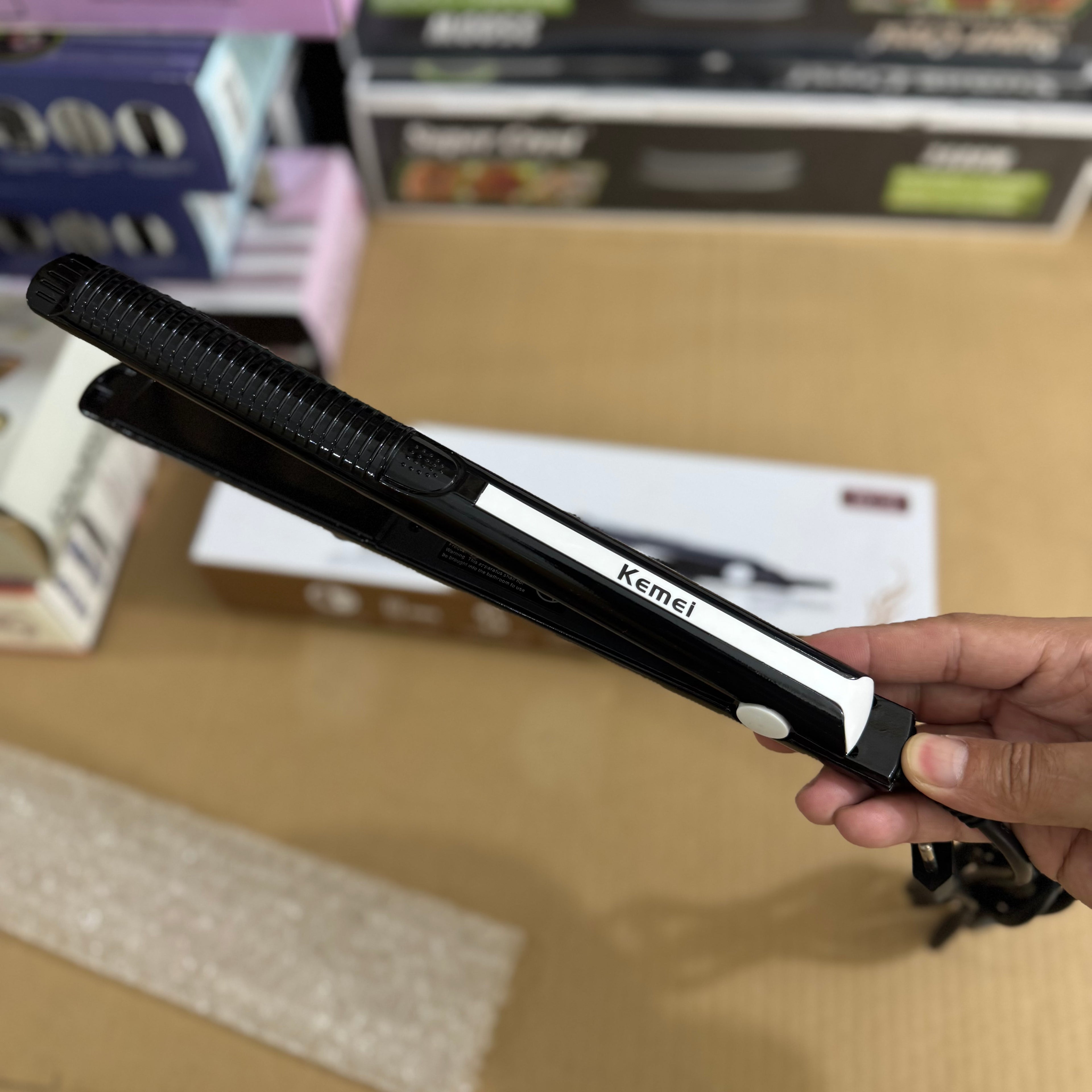 Kemei Professional Slim Hair Straightener - Model KM-2139 Lot Imported