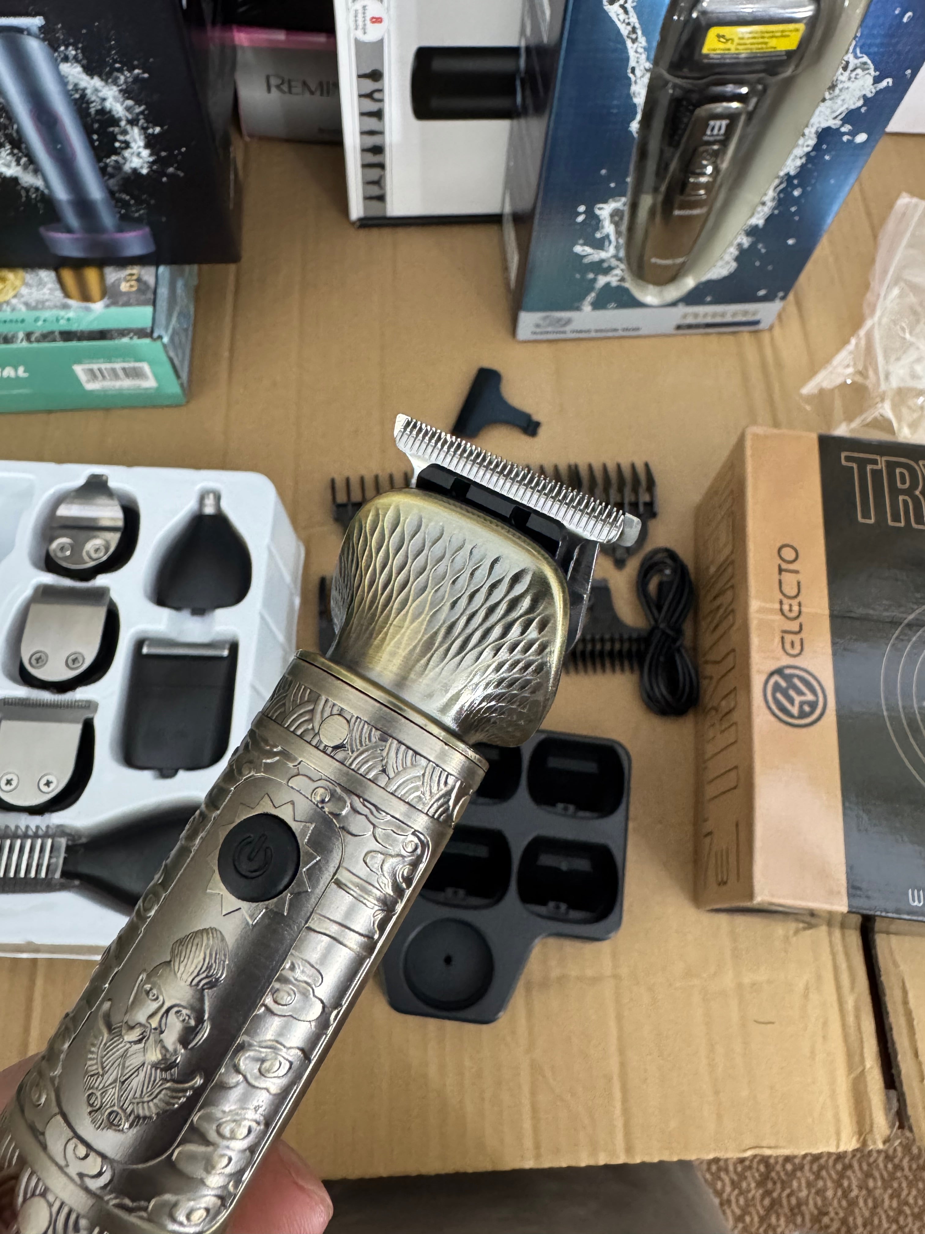 Electo W-701 7-in-1 Professional Trimmer & Grooming Kit for Men