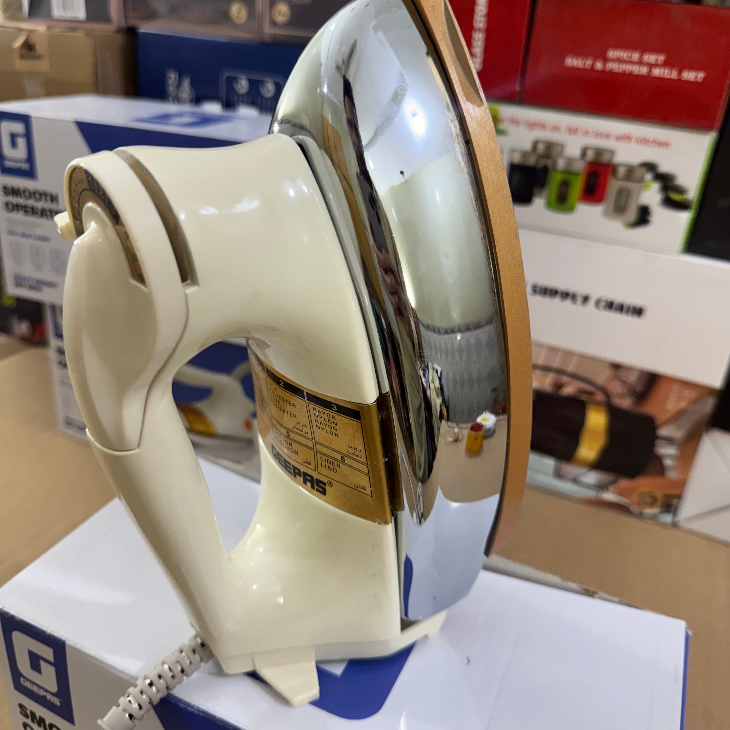 Geepas Ceramic Dry Iron (GDI7752P) – Smooth Operator