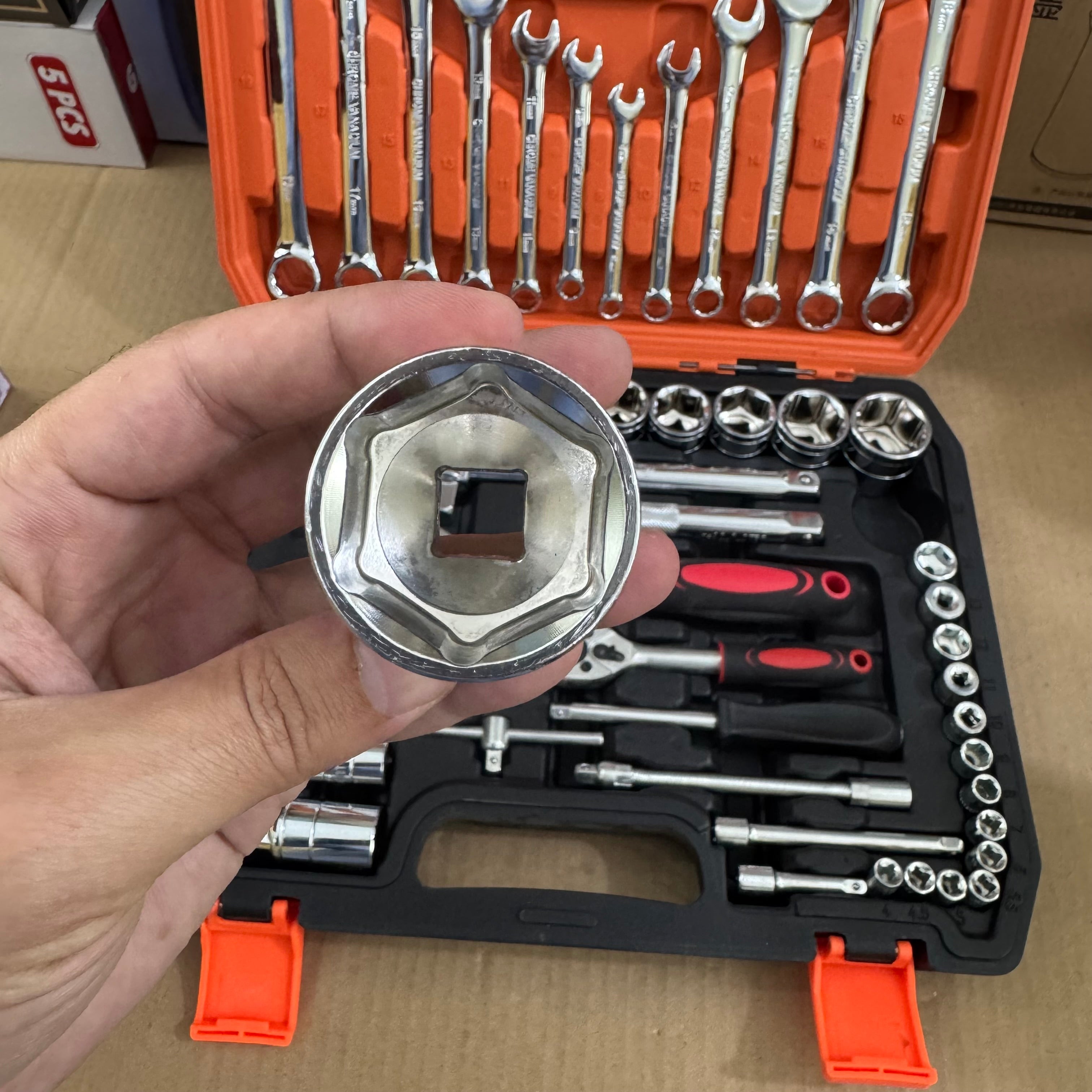 61-Pcs Professional Chrome Vanadium Socket & Wrench Tool Set German