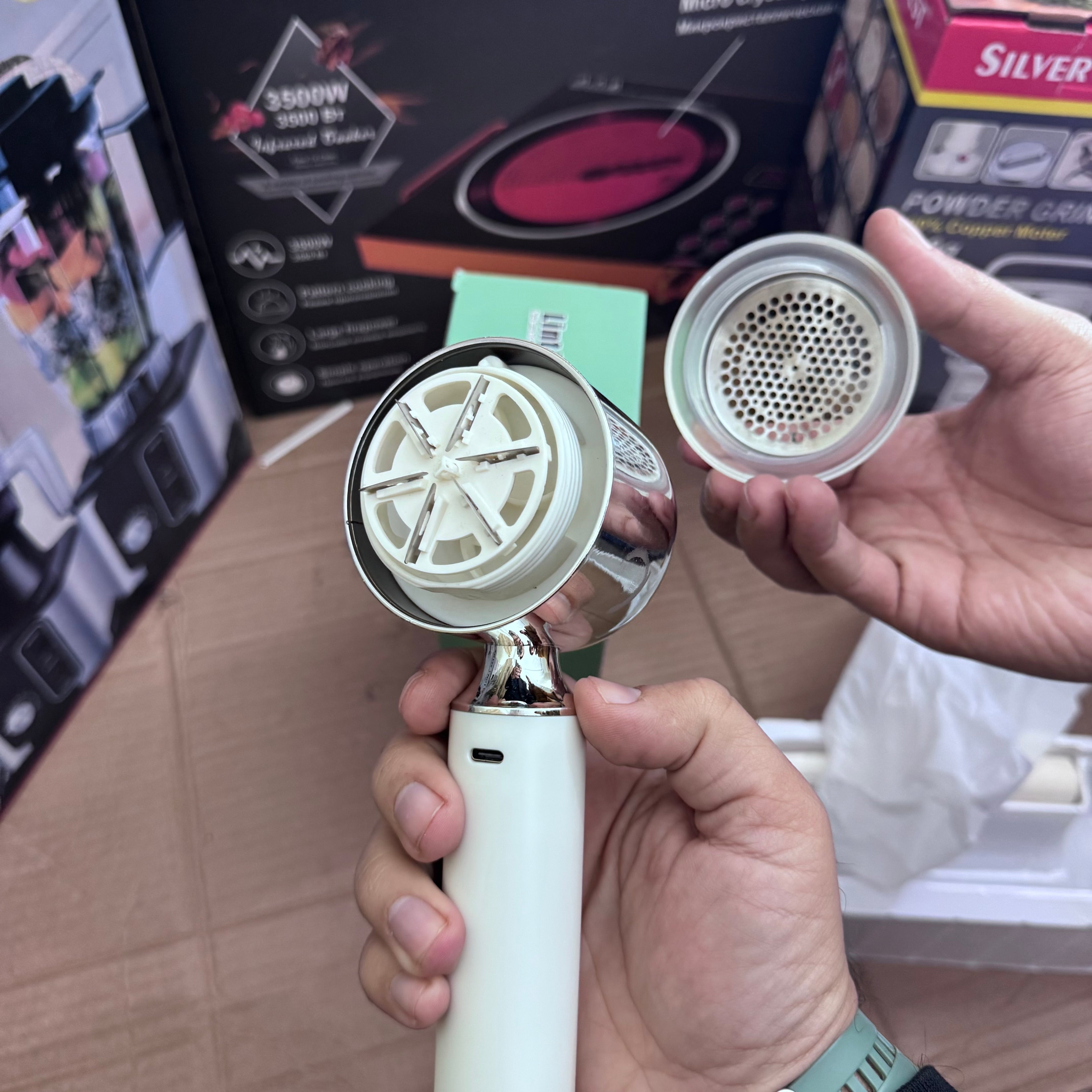 Lot Imported Rechargeable Electric Lint Remover with Digital Display – Fabric Shaver for Clothes (Pakistan)