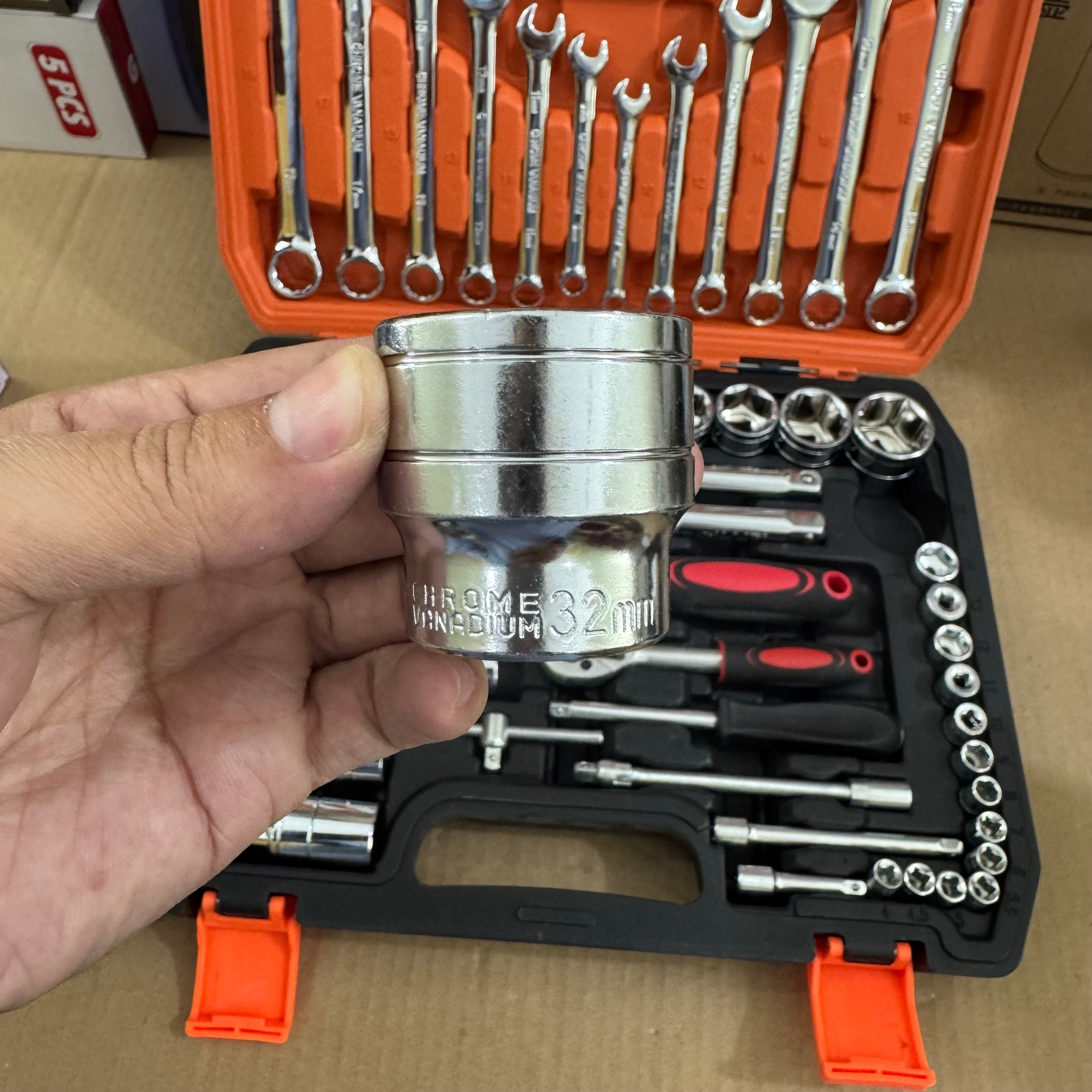 61-Pcs Professional Chrome Vanadium Socket & Wrench Tool Set German