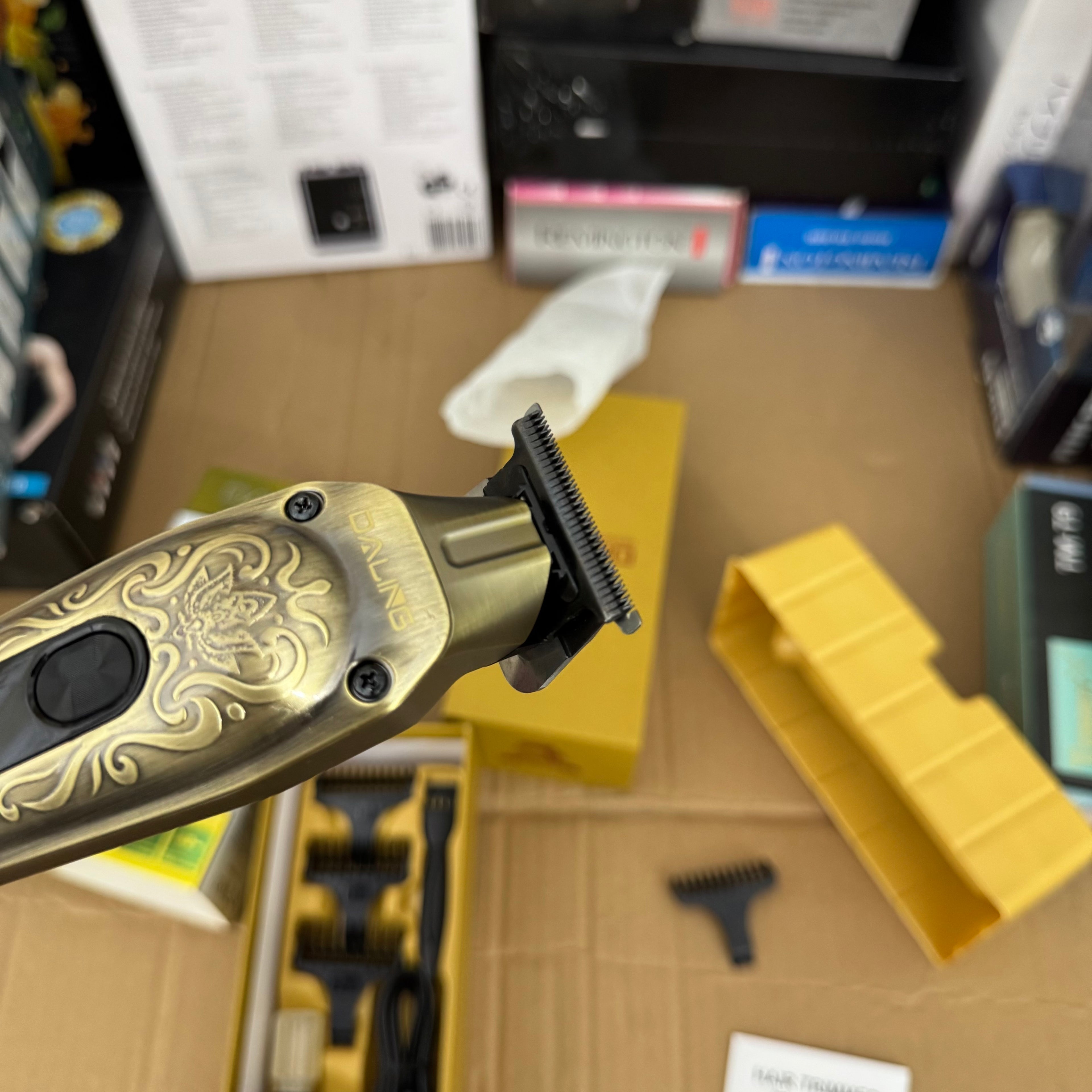 Lot Imported Daling RF-607 Professional Hair Trimmer - 1200mAh USB Rechargeable