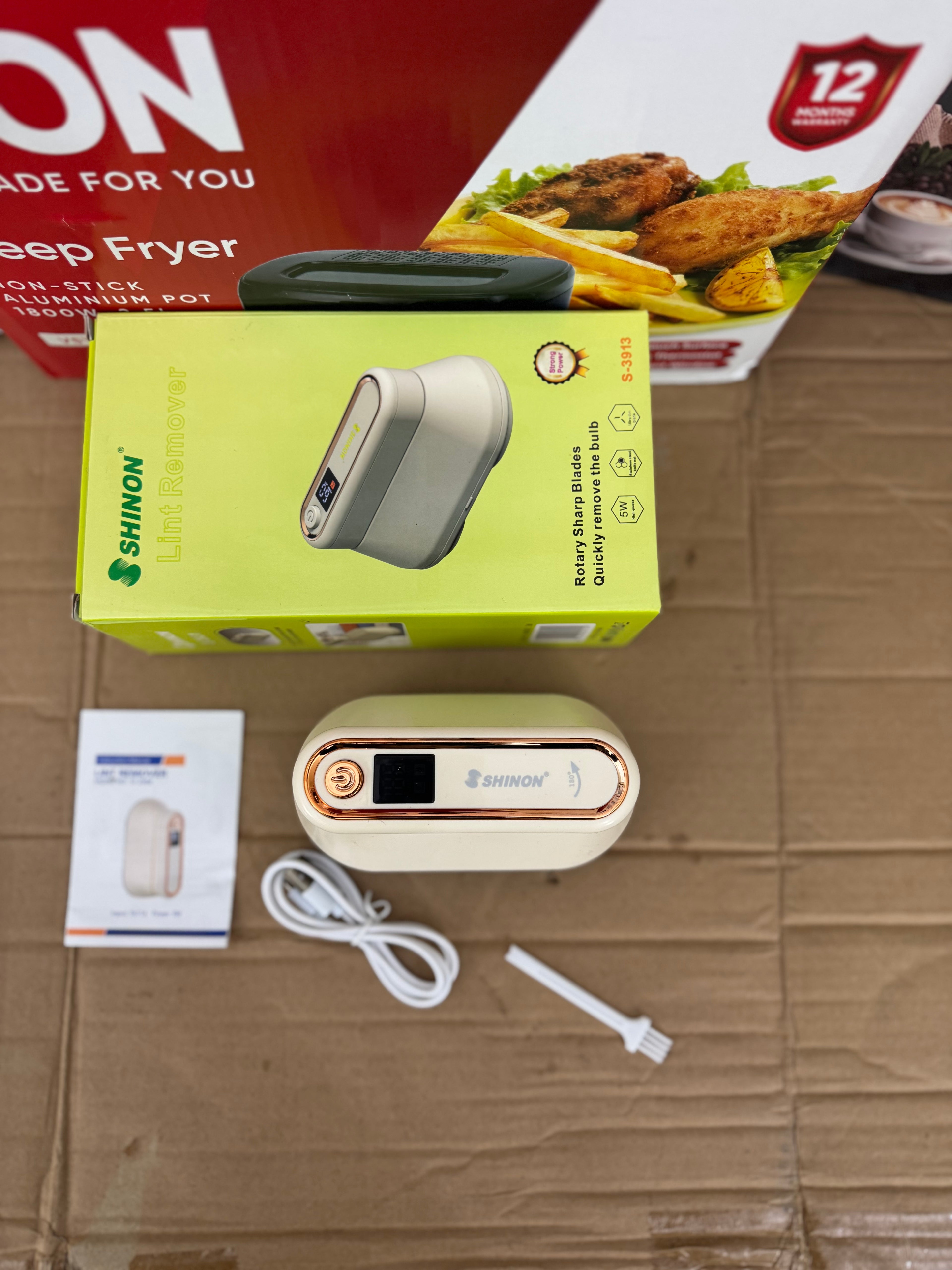 SHINON S-3913 Rechargeable Fabric Shaver | Digital Display Lint & Fuzz Remover