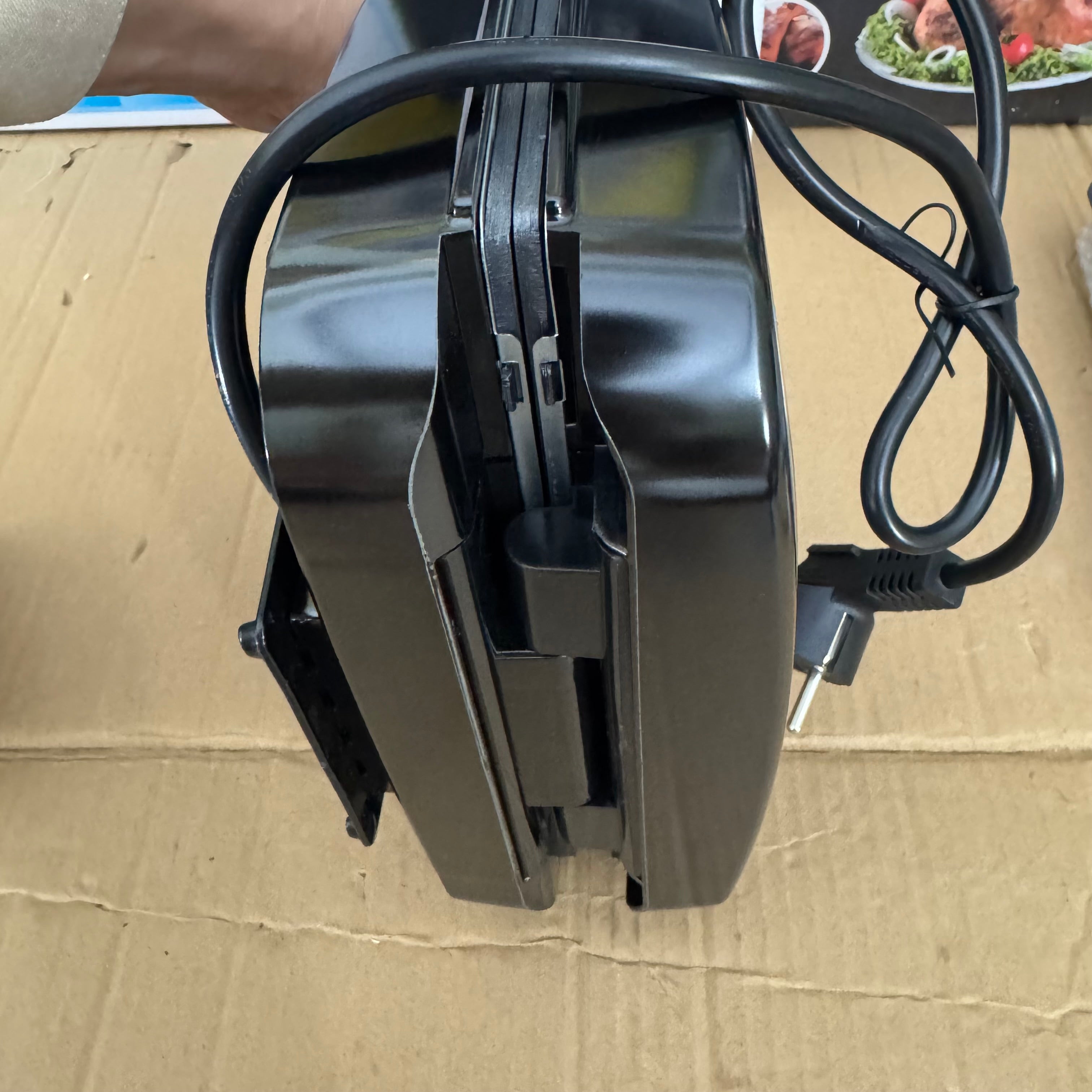 ORVICA ORM-8852 6-in-1 Sandwich Maker 2000W – Lot Imported | Multi Baker for Home & Commercial Use in Pakistan