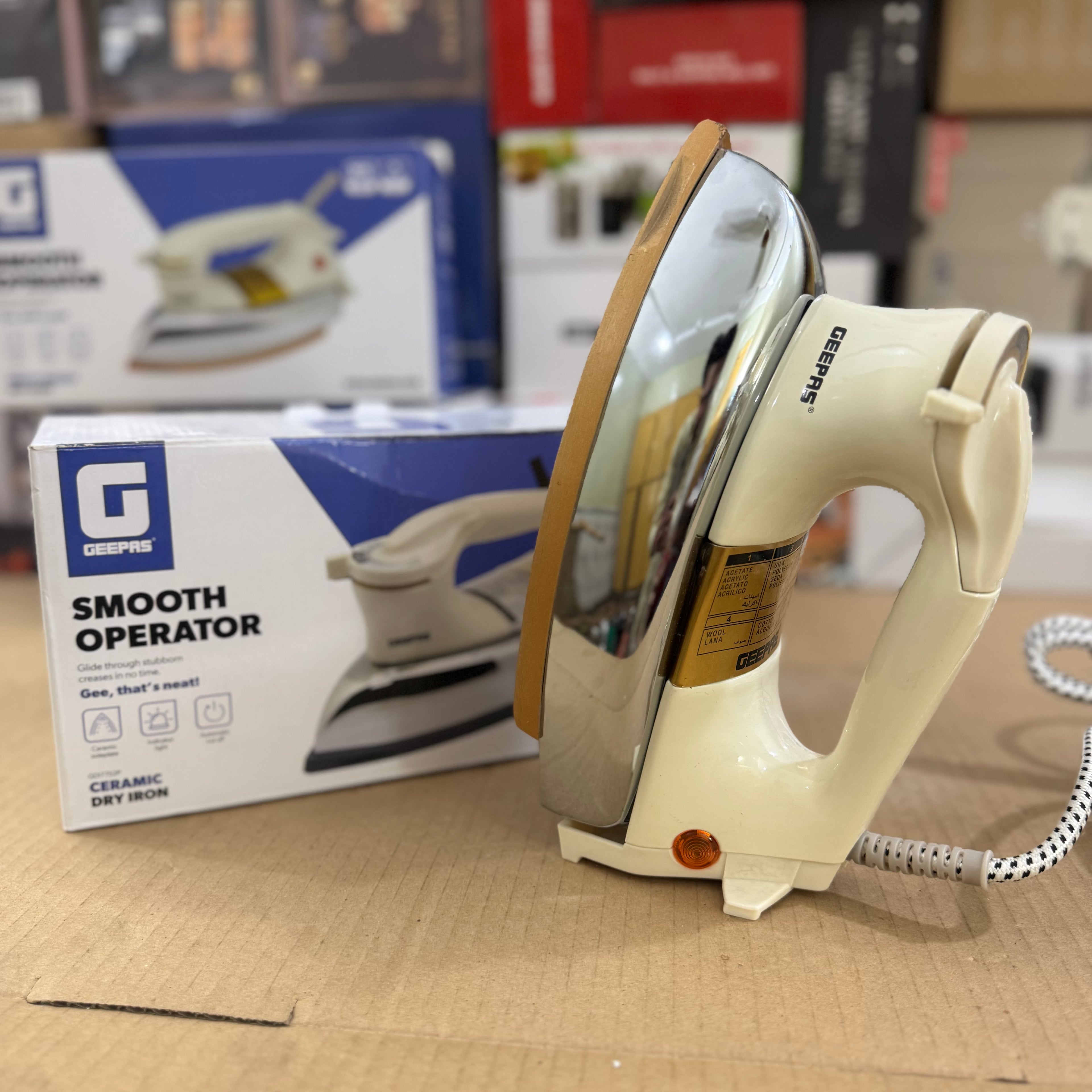 Geepas Ceramic Dry Iron (GDI7752P) – Smooth Operator