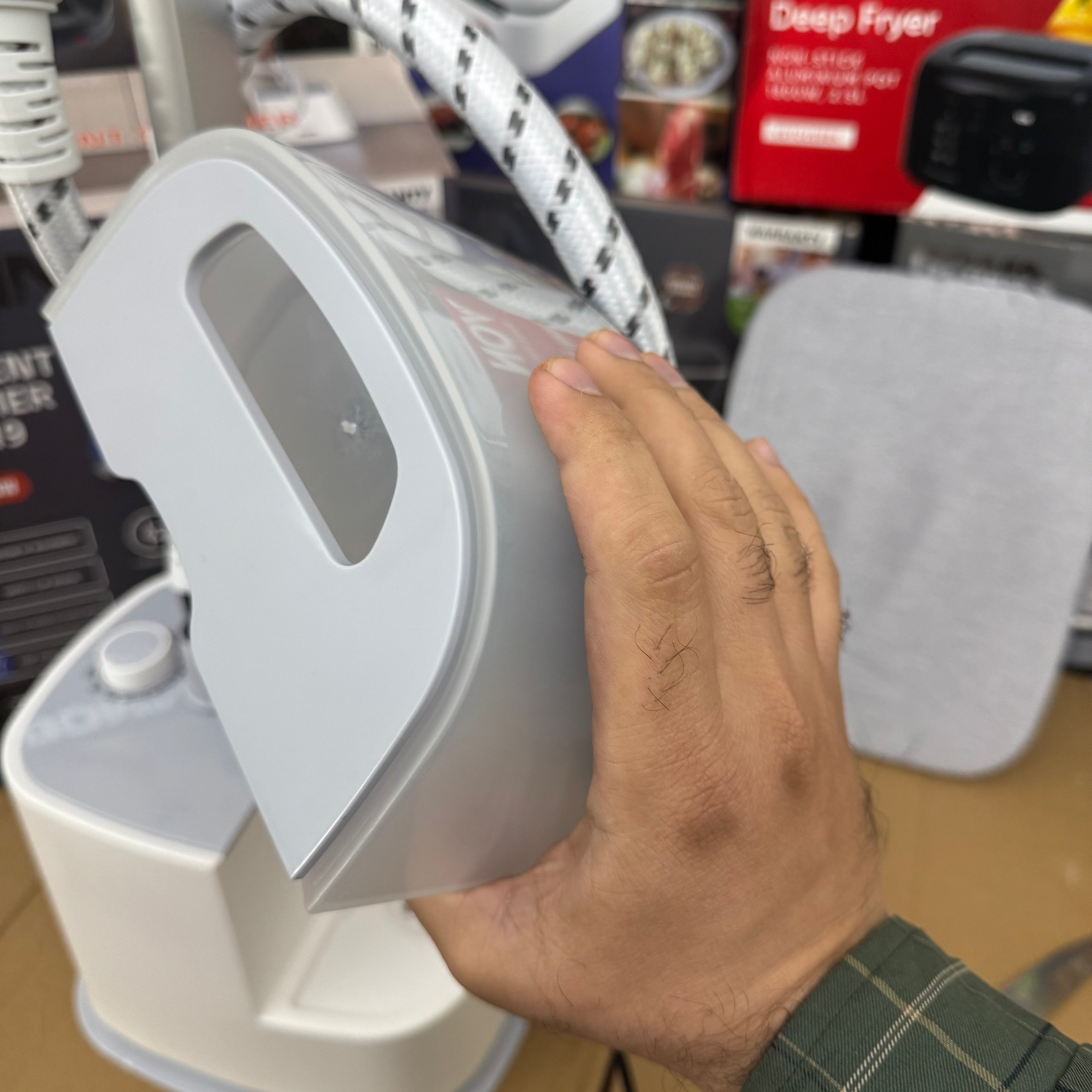 BOMA BM-519 Professional Garment Steamer | 1800W Upright Fabric Steamer