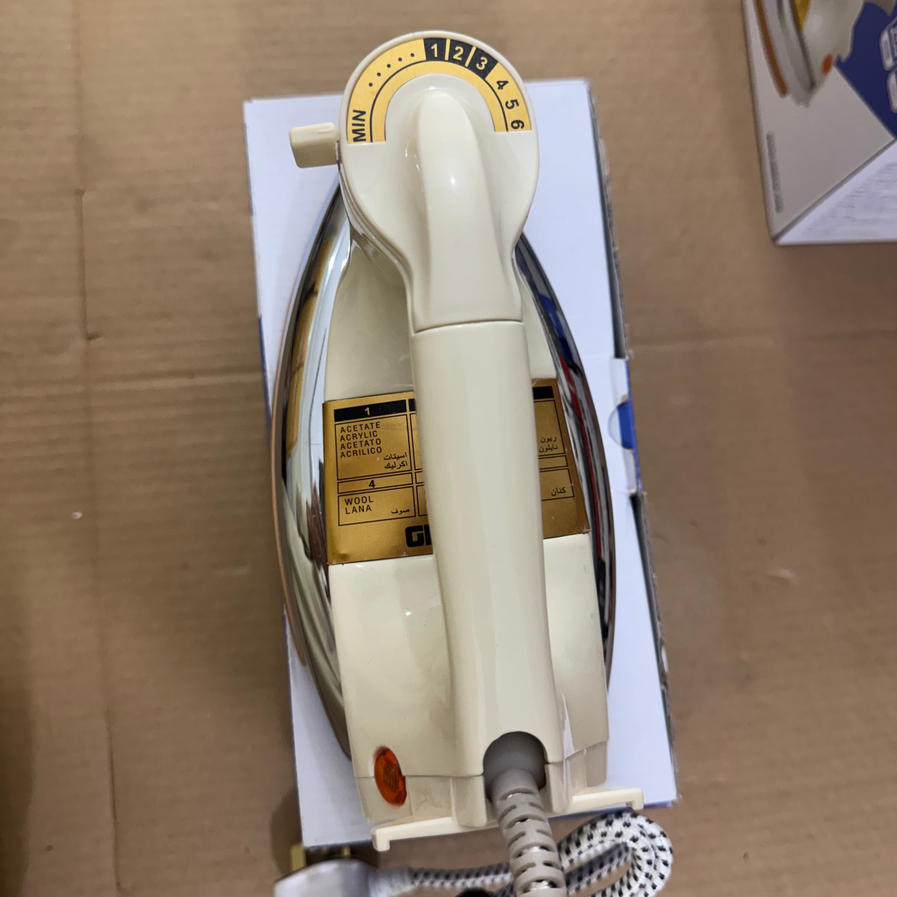 Geepas Ceramic Dry Iron (GDI7752P) – Smooth Operator