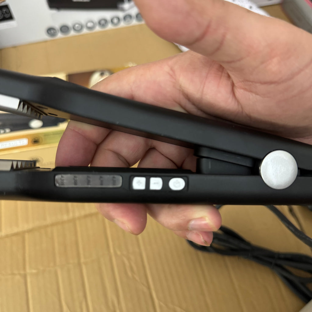 Lot Imported Remington Shine Therapy R-9940W