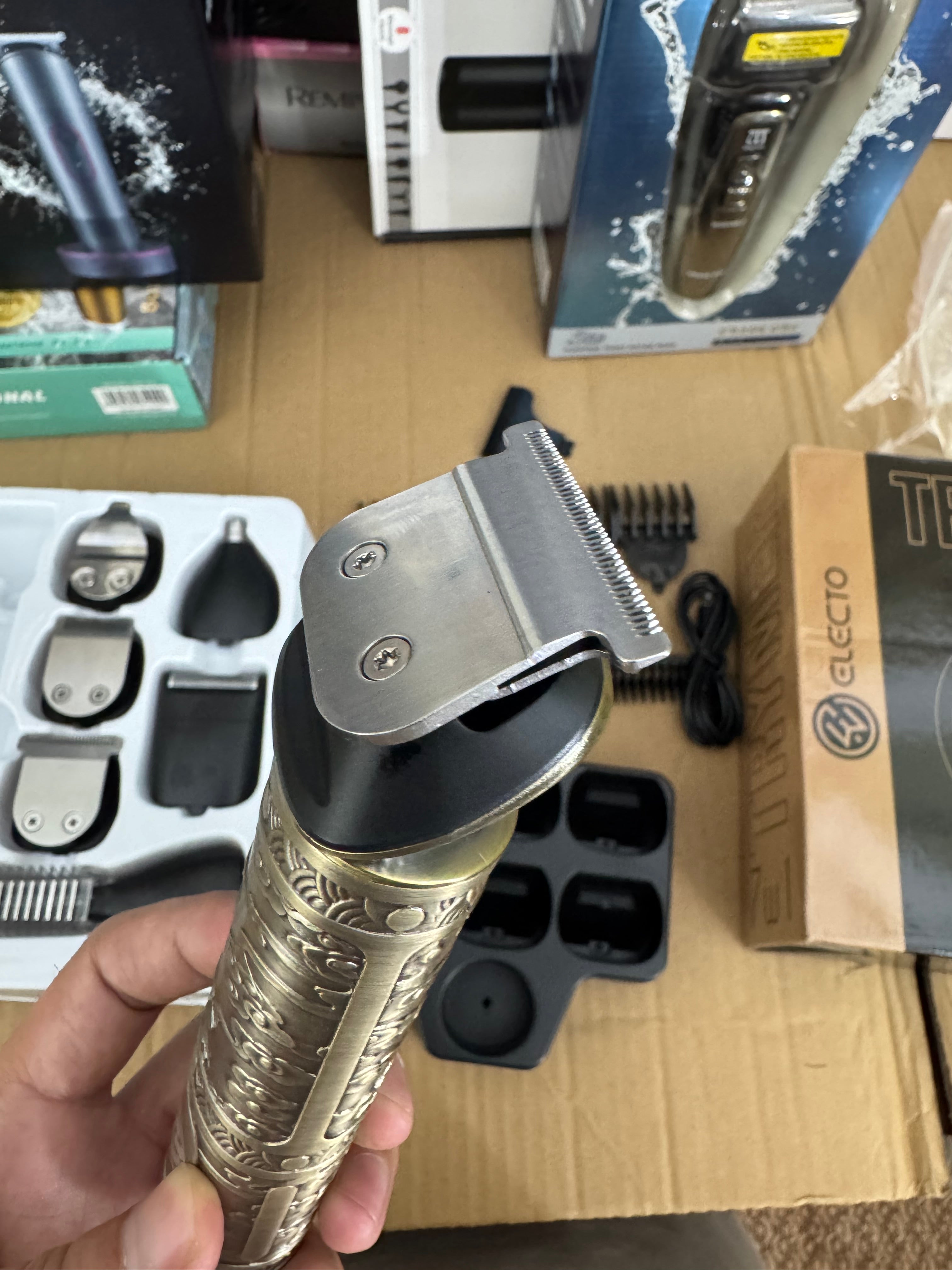 Electo W-701 7-in-1 Professional Trimmer & Grooming Kit for Men