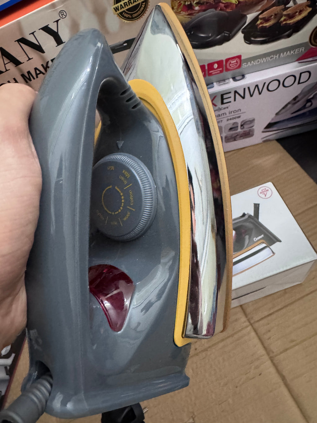 Cosmos CIS-318 F1 Electric Iron – Lot Imported Heavy Weight Ceramic Iron for Pakistan