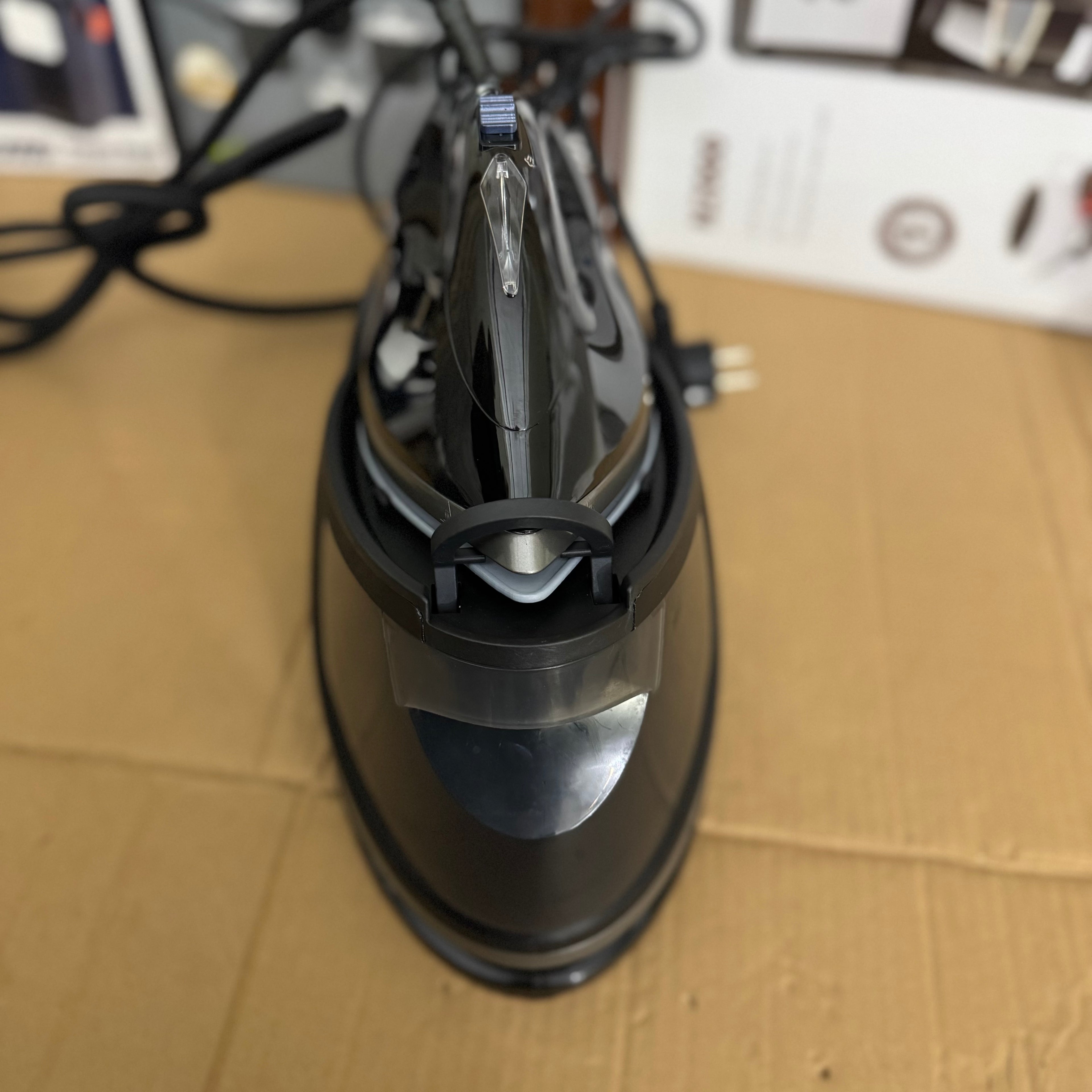 BOMA BM-199L Pressure Steam Electric Iron – German Technology, Lot Imported (2250W)