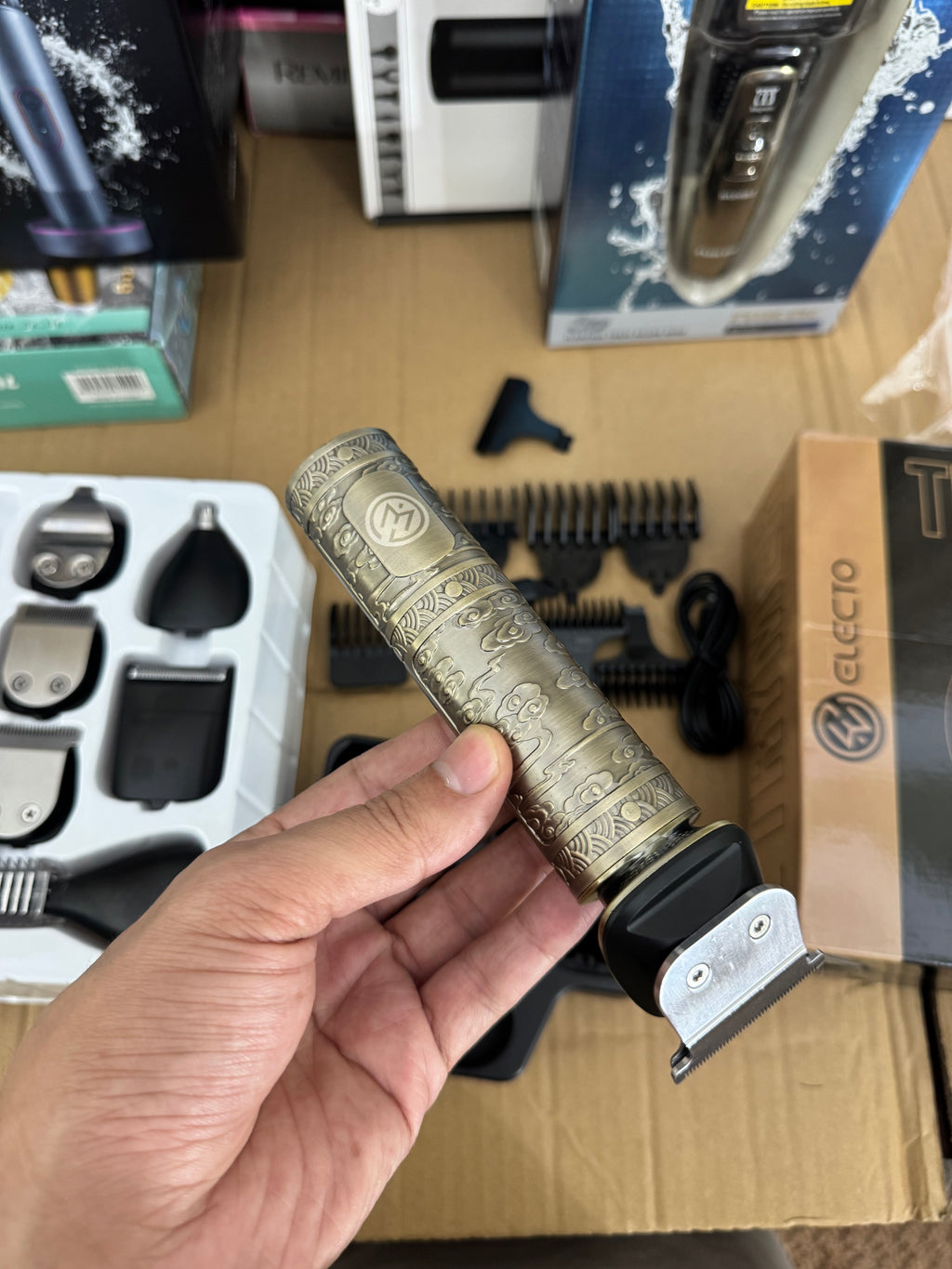 Electo W-701 7-in-1 Professional Trimmer & Grooming Kit for Men