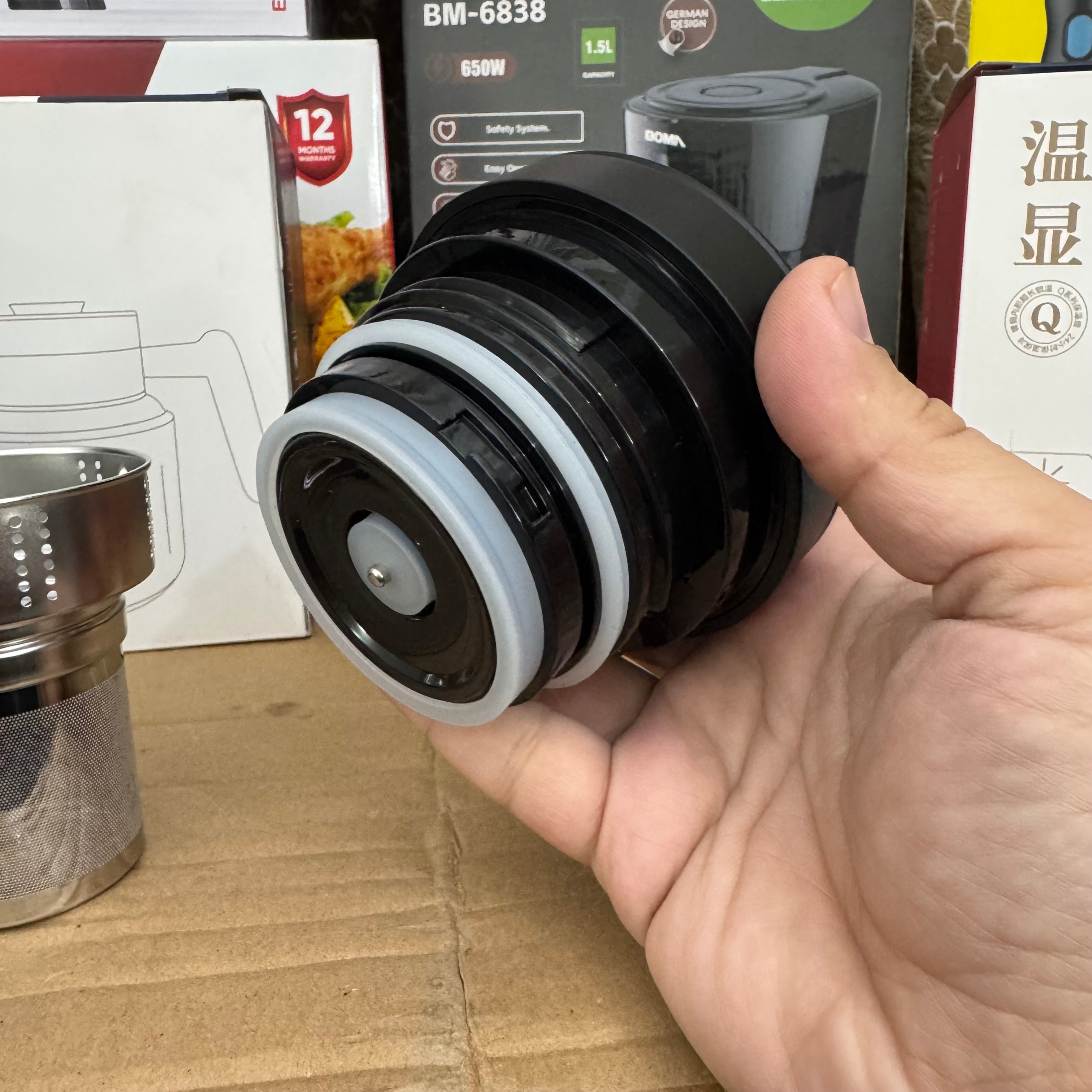 Premium 1.0L Insulated Thermal Tea Pot Black| Smart Temperature Display & Wood Handle