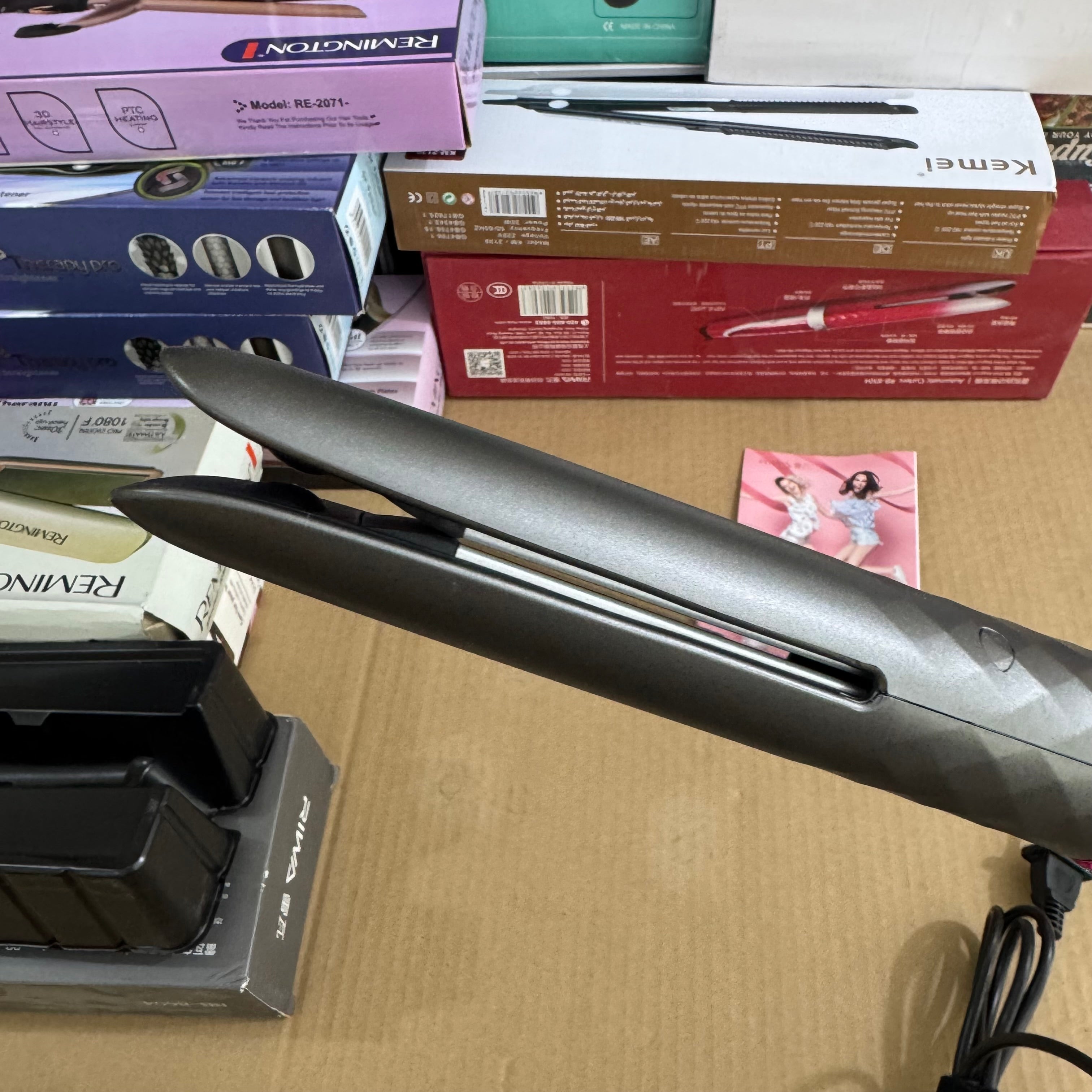 RIWA Magicurl Auto-Rotating Hair Curler - Model RB-8504 Lot Imported