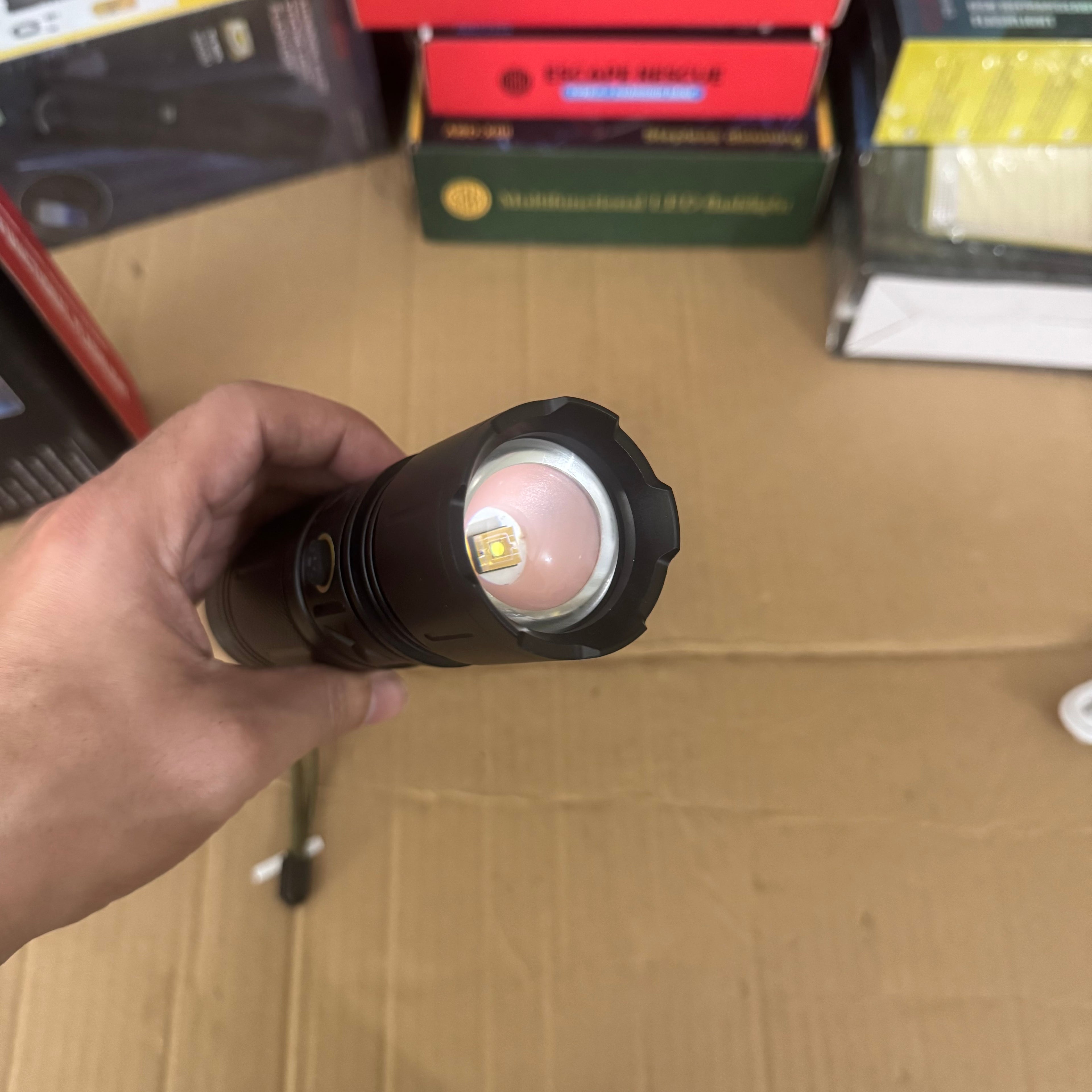 Lot Imported ABD-W409/P90 Multifunctional Rechargeable Flashlight