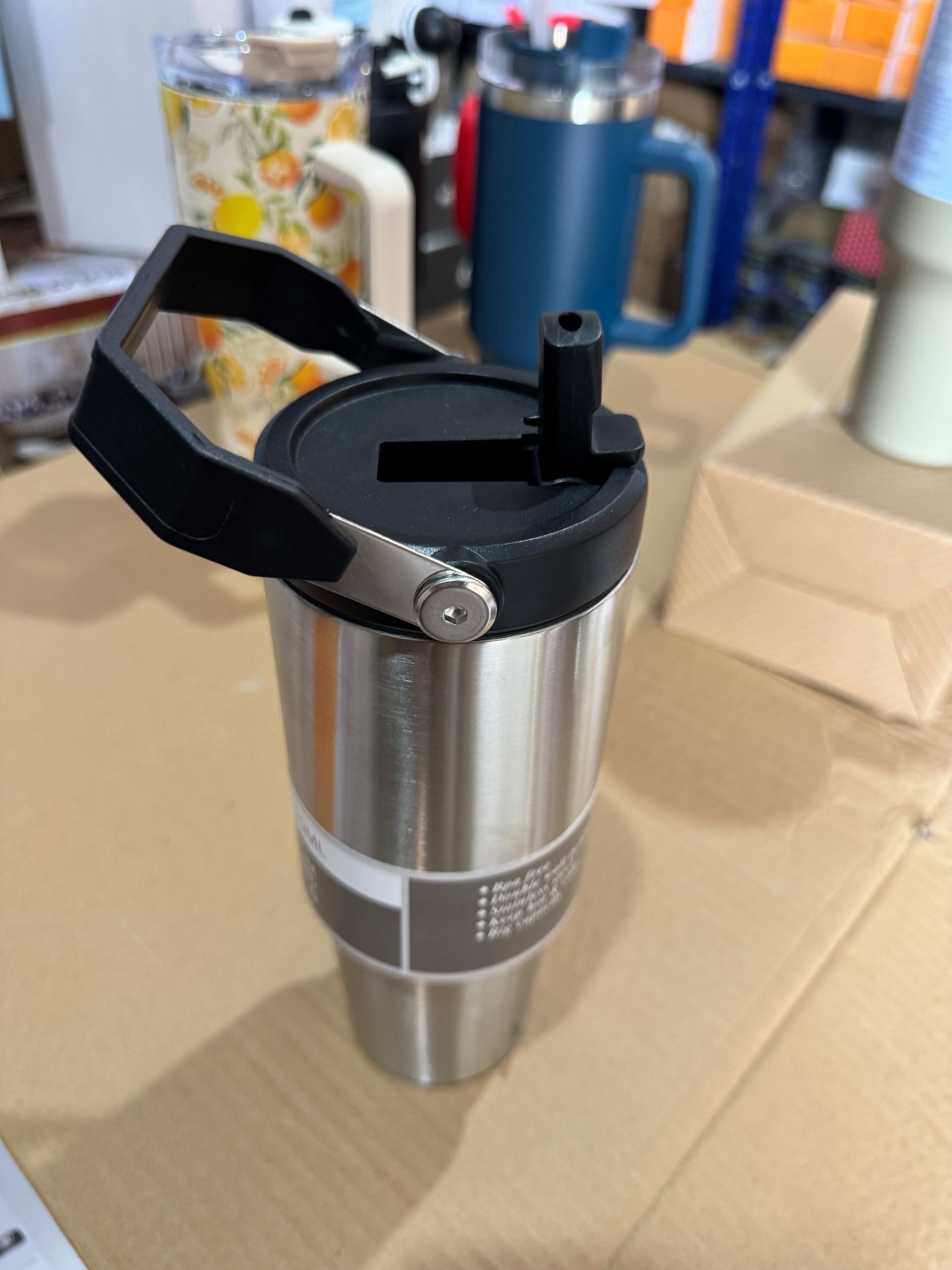 890ml Stainless Steel Vacuum Insulated Tumbler | Travel Mug with Handle