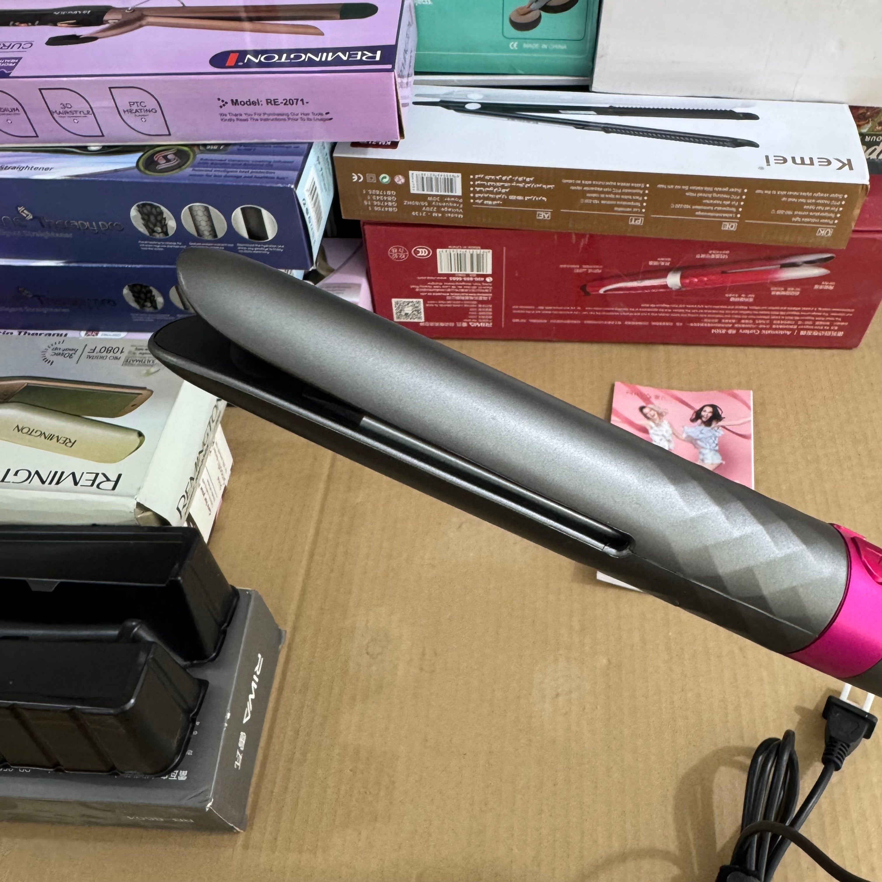RIWA Magicurl Auto-Rotating Hair Curler - Model RB-8504 Lot Imported