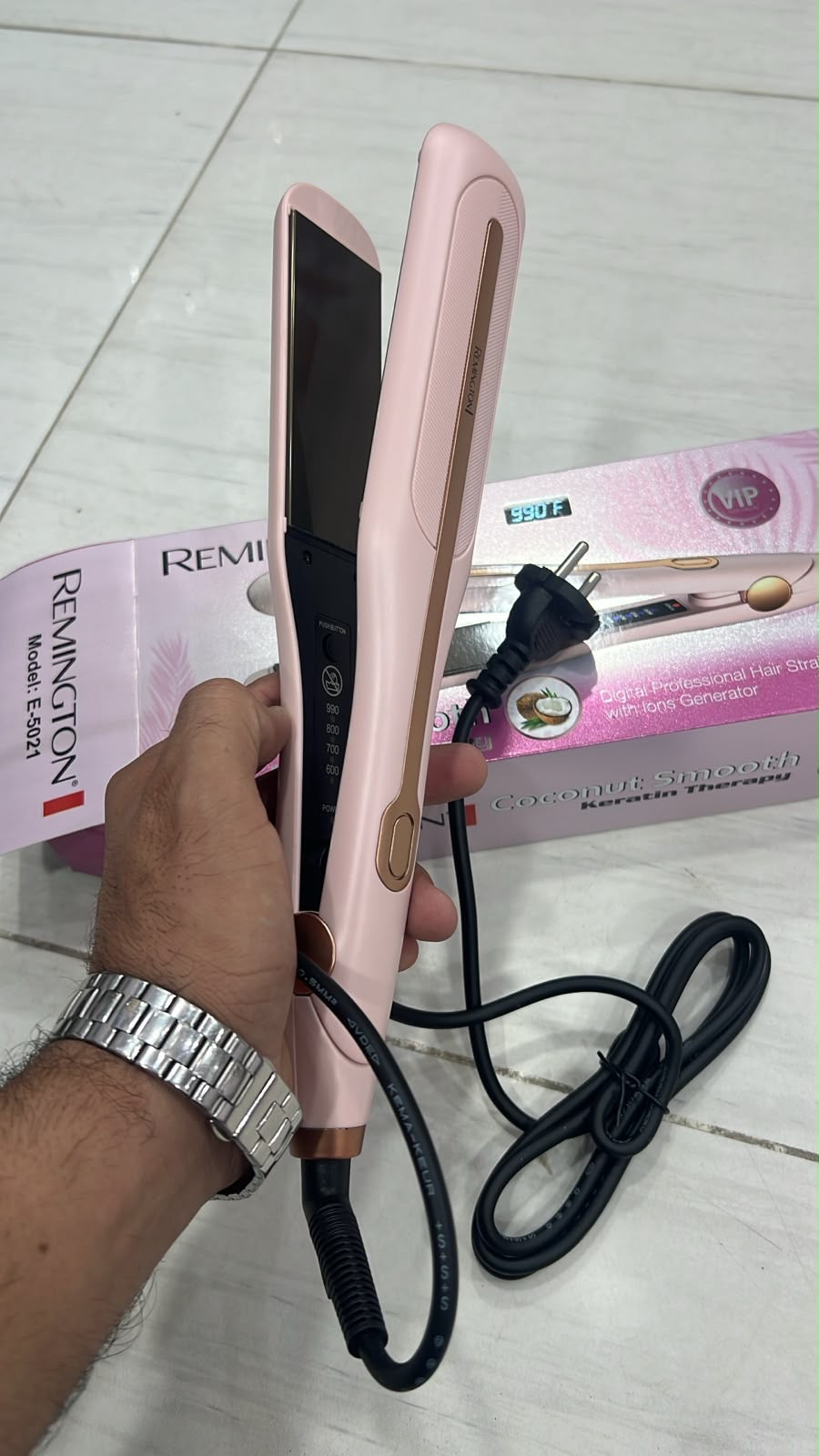 Remington Coconut Smooth Keratin Therapy Digital Hair Straightener E-5021