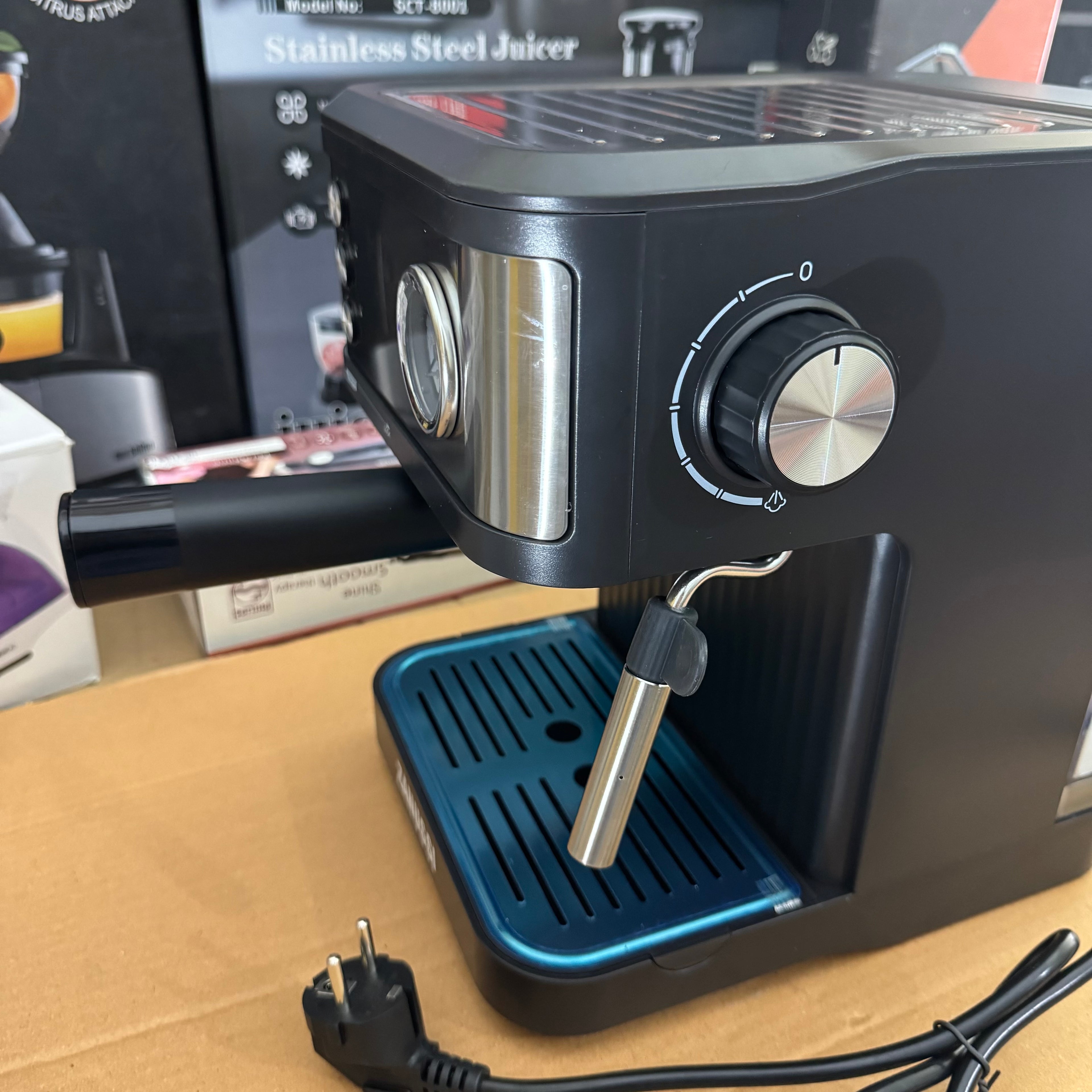 Zanussi 20-Bar Espresso & Cappuccino Machine ZES-1545 - Lot Imported