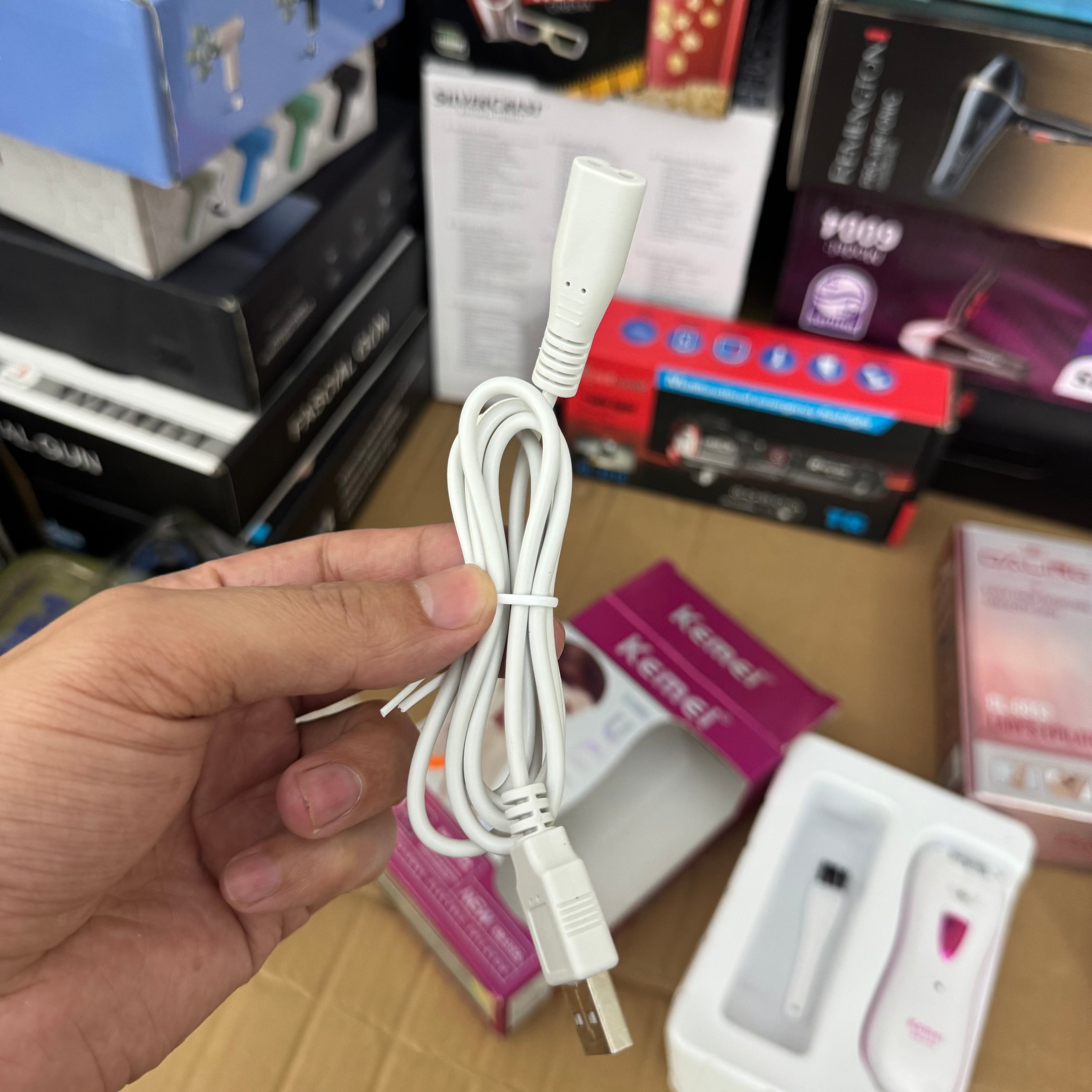 Lot Imported Silky Smooth Skin with the Lot Imported Kemei KM-519A Hair Remover