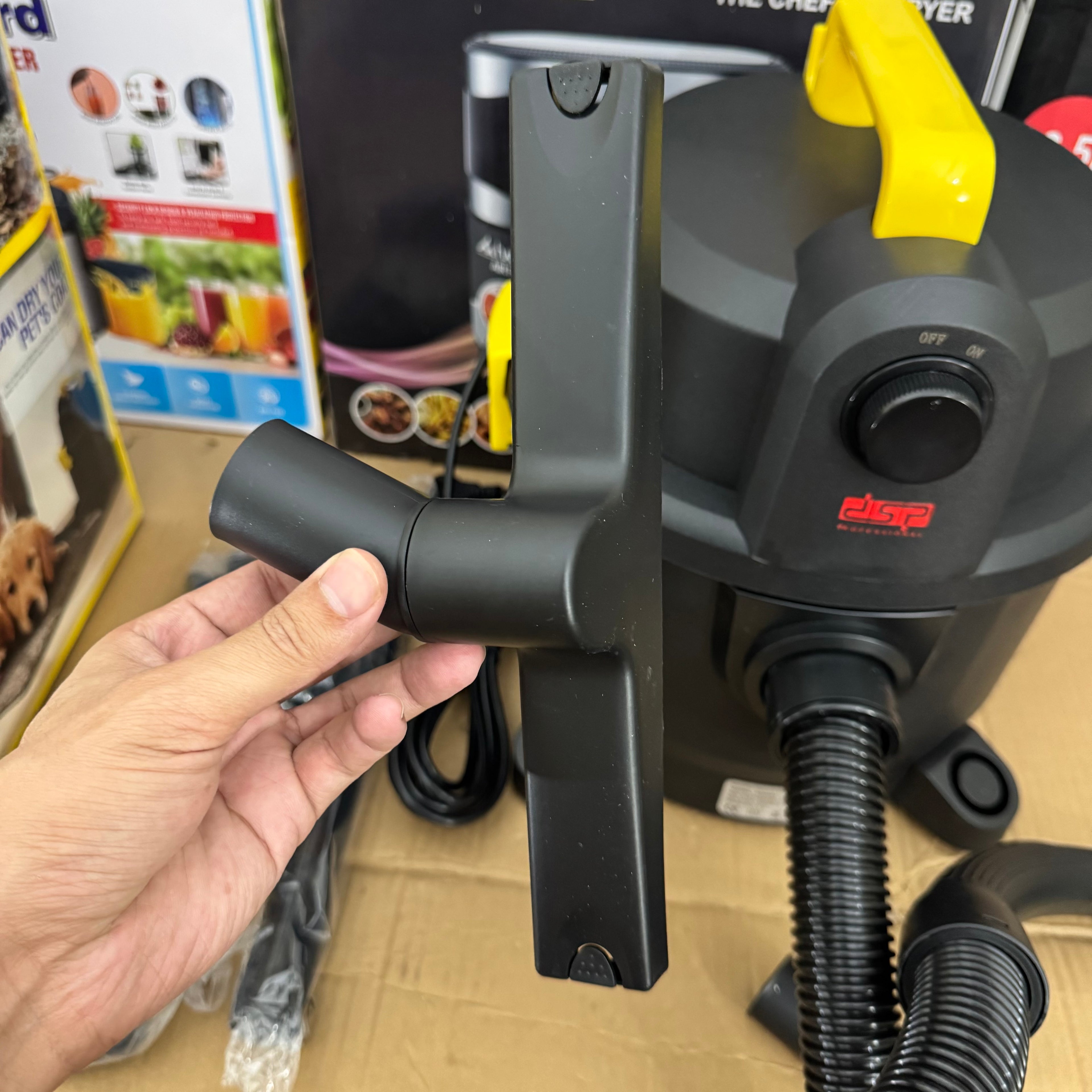 DSP France 17 in 1 Wet & Dry Vacuum Cleaner & Blower Lot Imported