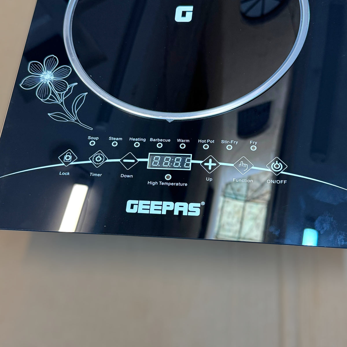 Geepas 2000W Digital Induction Stove GIC33013P