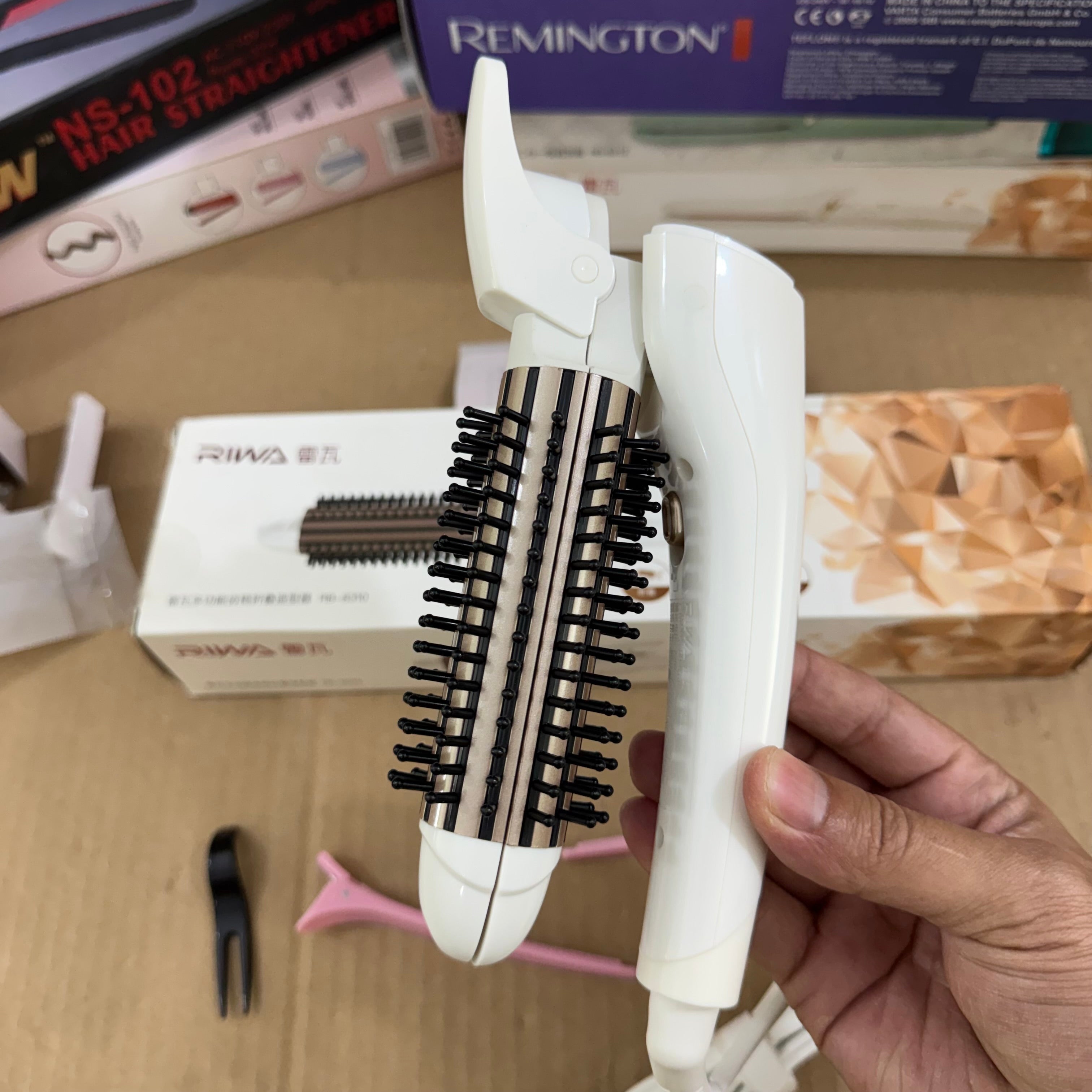 RIWA Multifunctional Hair Styler Comb RB-8310