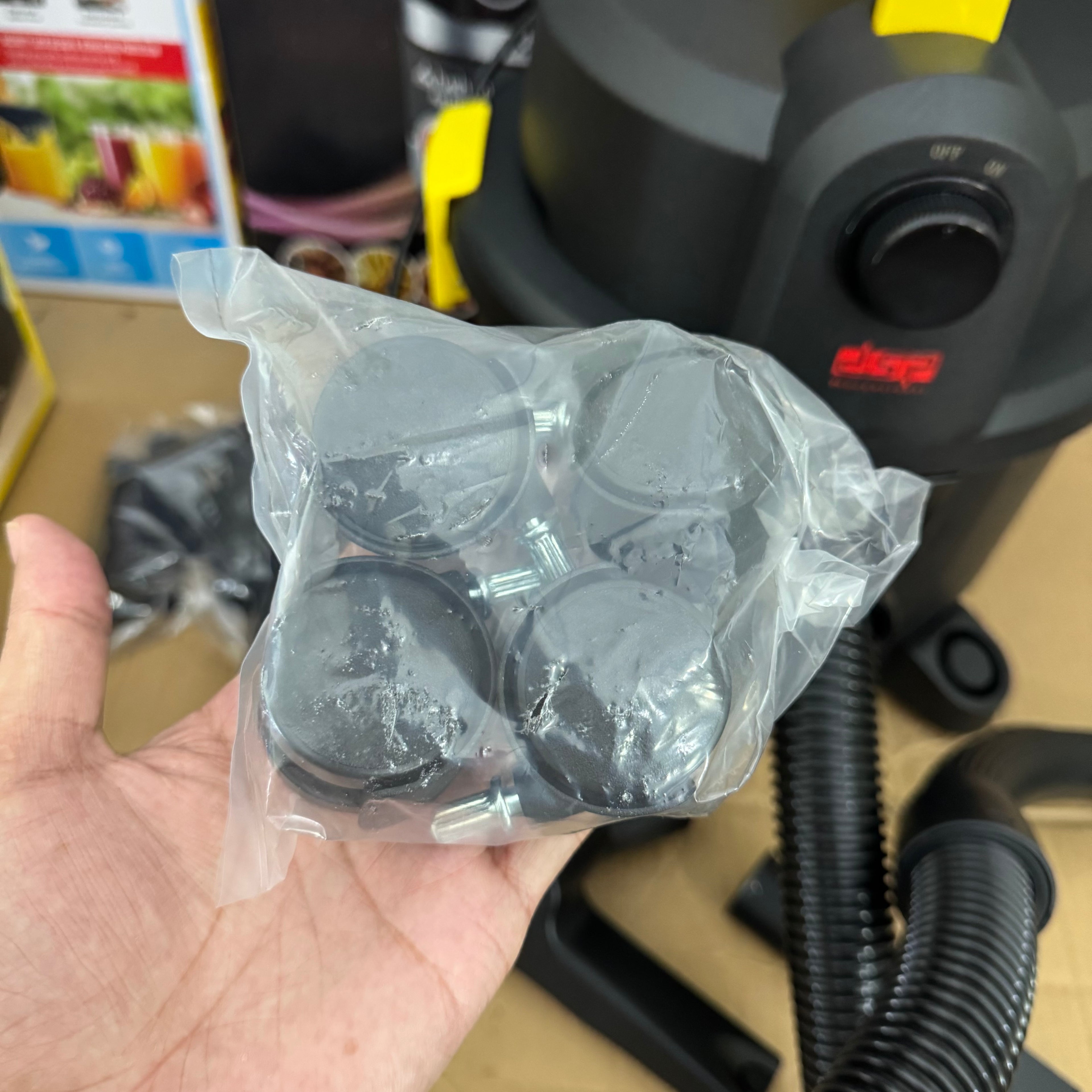 DSP France 17 in 1 Wet & Dry Vacuum Cleaner & Blower Lot Imported