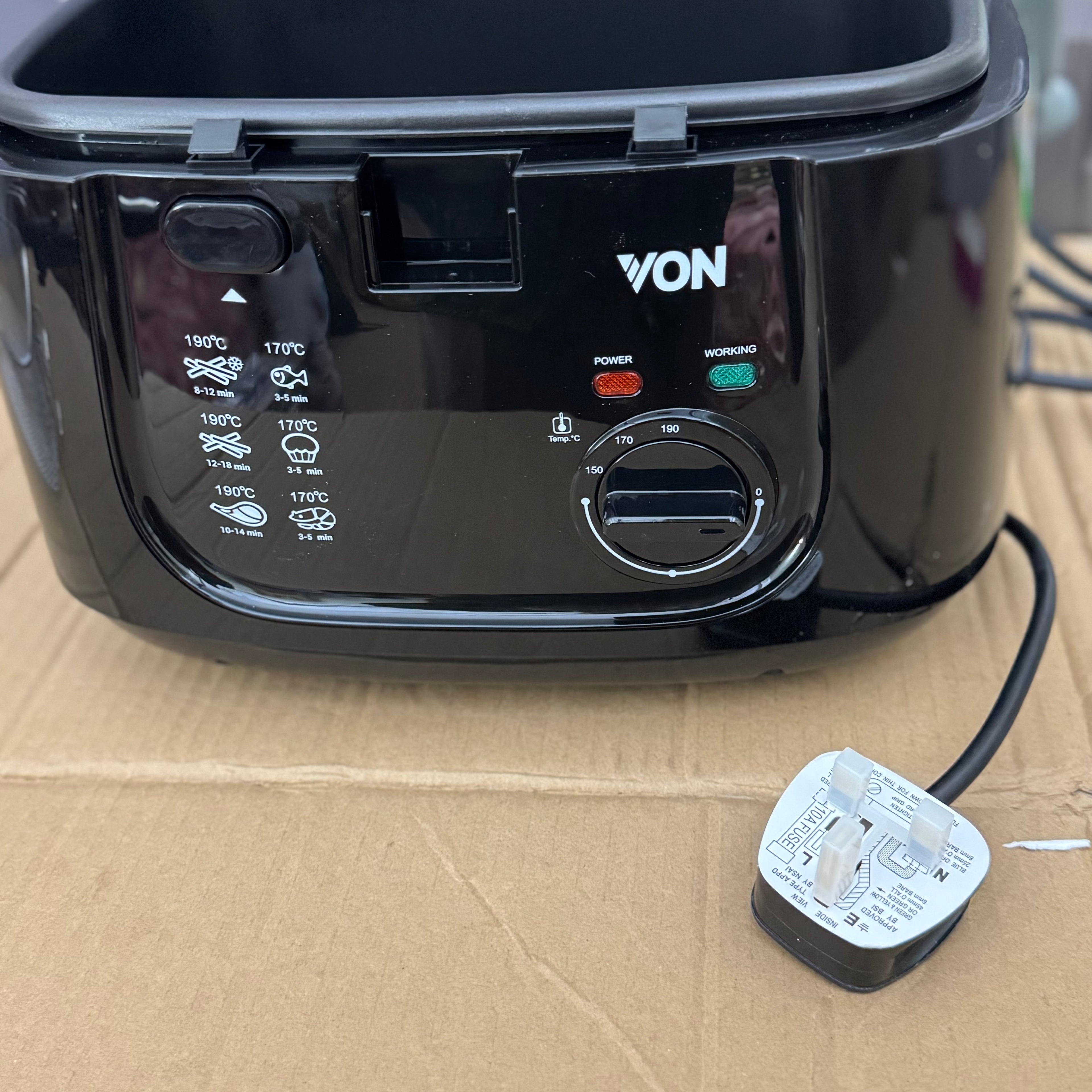 VON 2.5L Electric Deep Fryer | 1800W Non-Stick Compact Fryer with Viewing Window