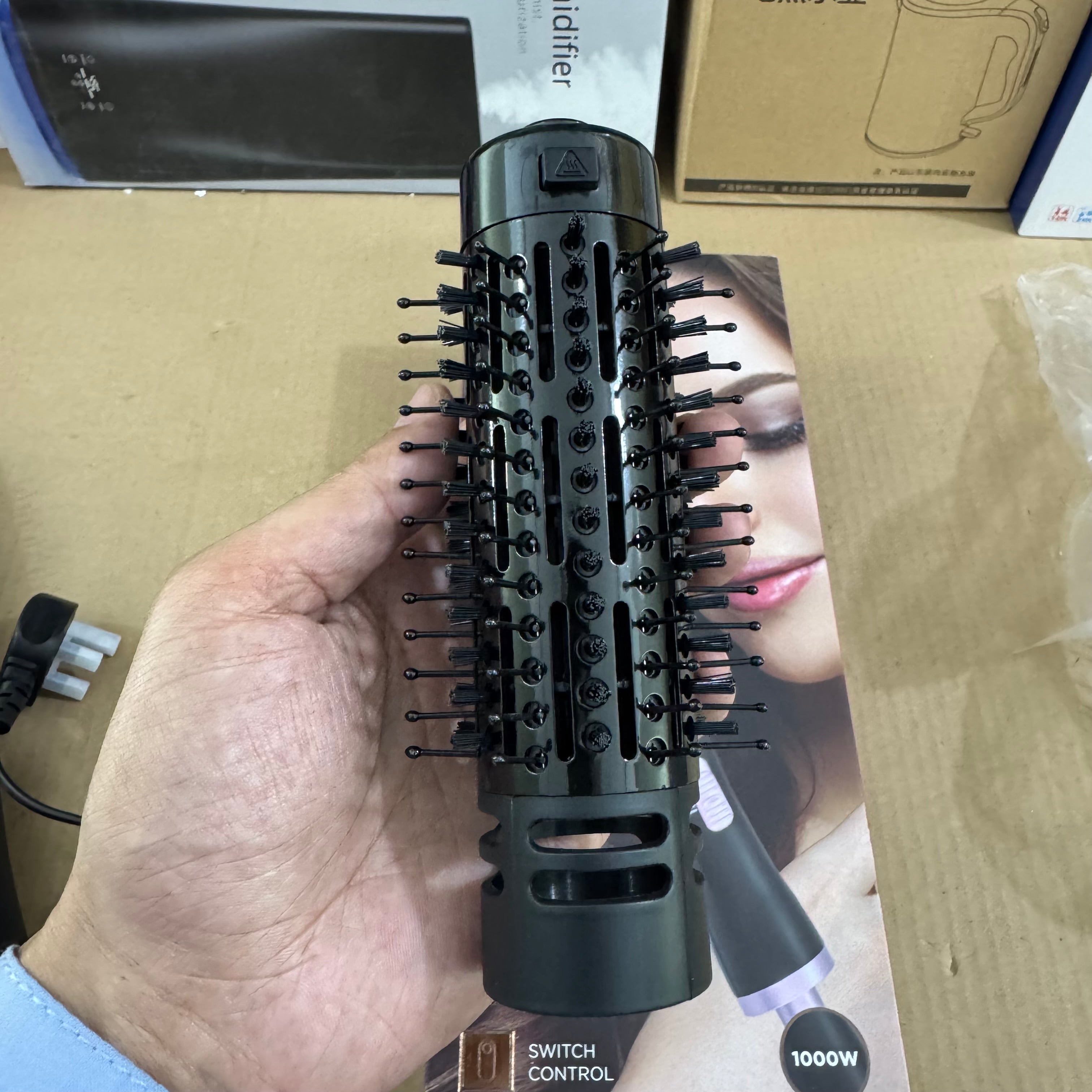 Geepas 1000W Rotating Hot Hair Styler GHR86000N