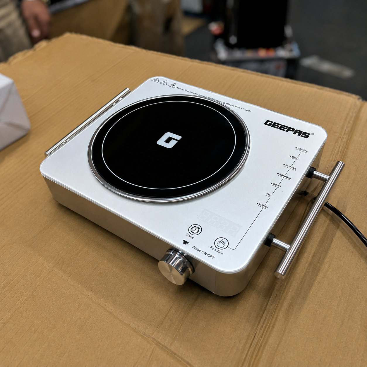 Geepas GIC33032P 2200W Digital Infrared Cooker – Touch Control, LED Display & Timer | Portable Electric Cooktop