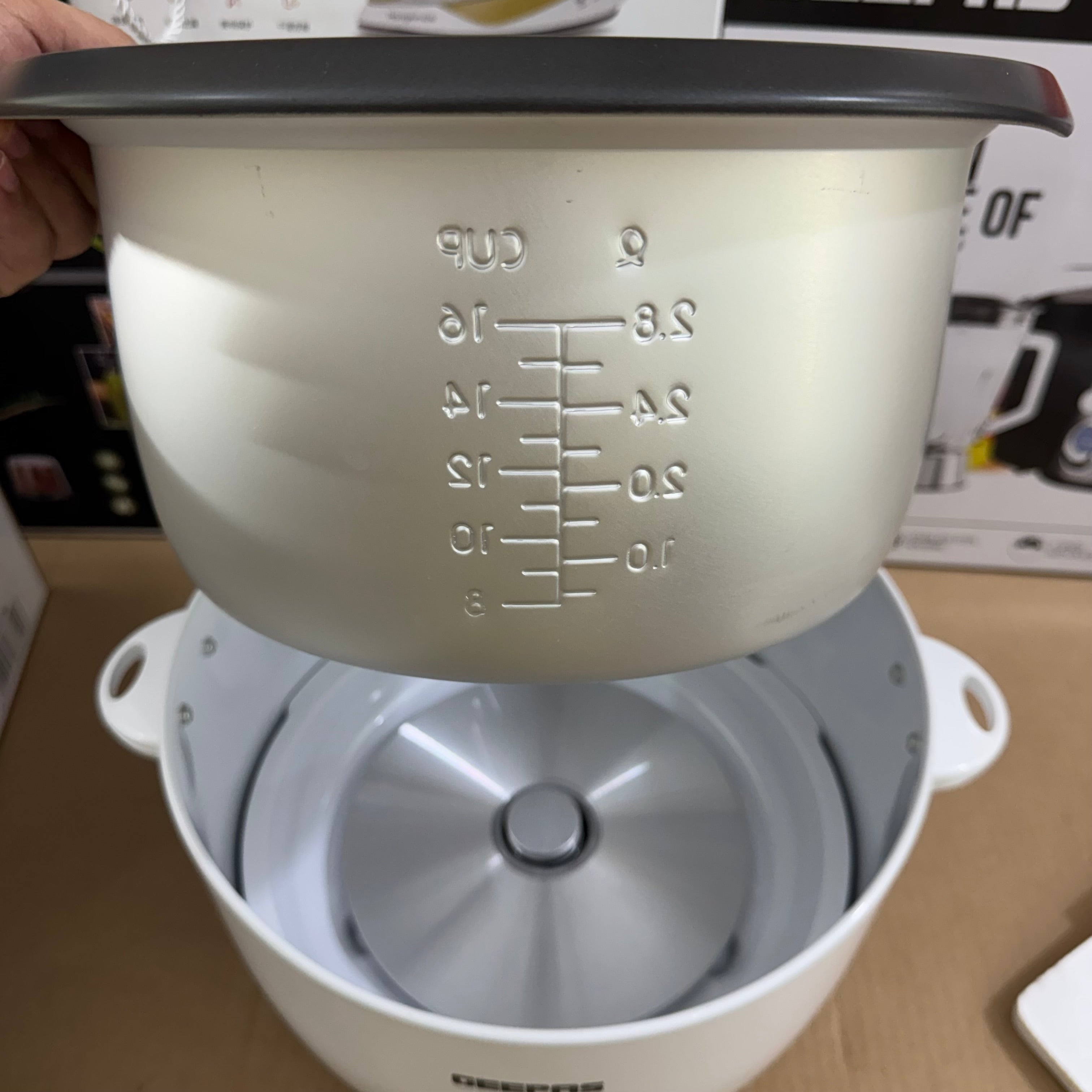 Geepas 2.8L Automatic Rice Cooker GRC4327N