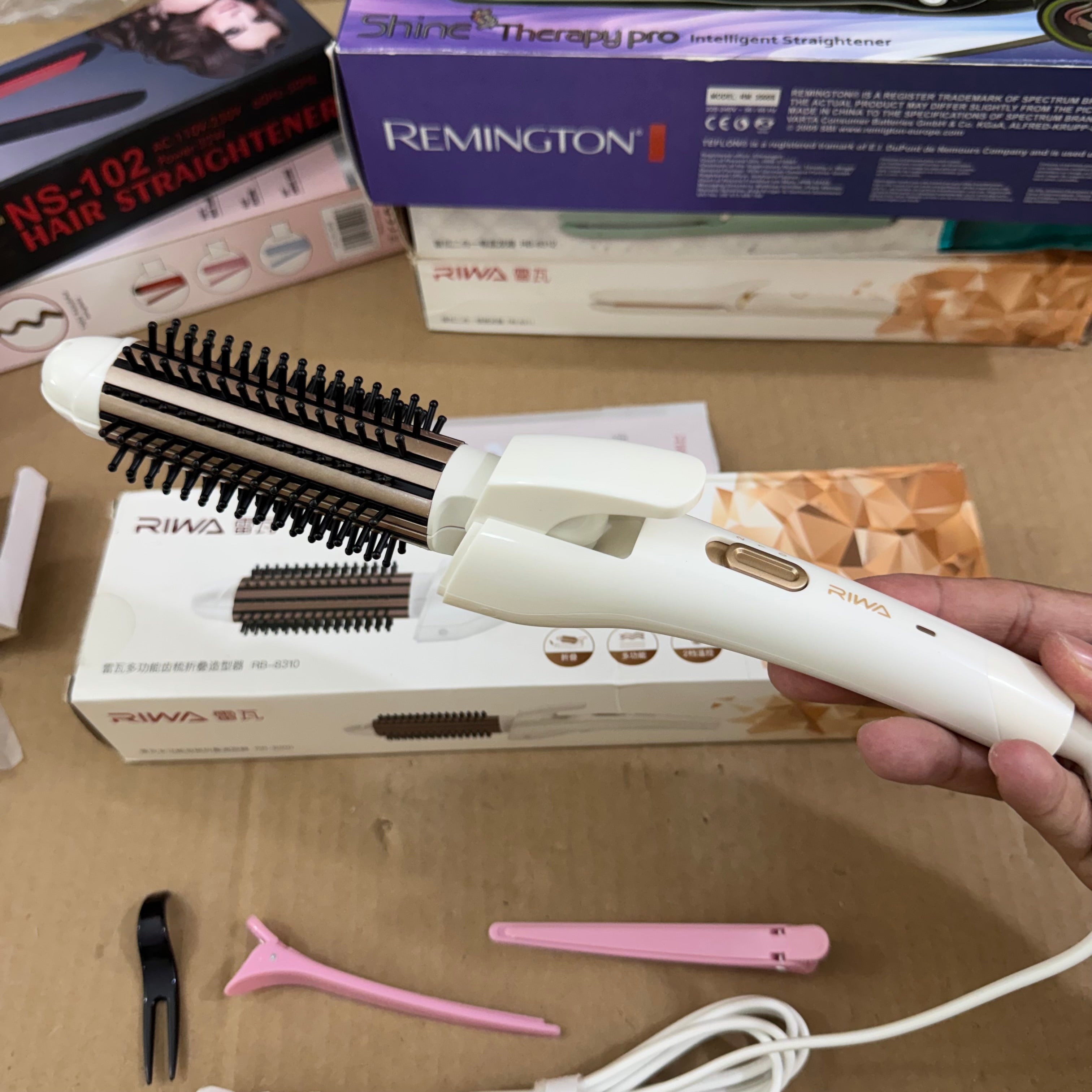 RIWA Multifunctional Hair Styler Comb RB-8310