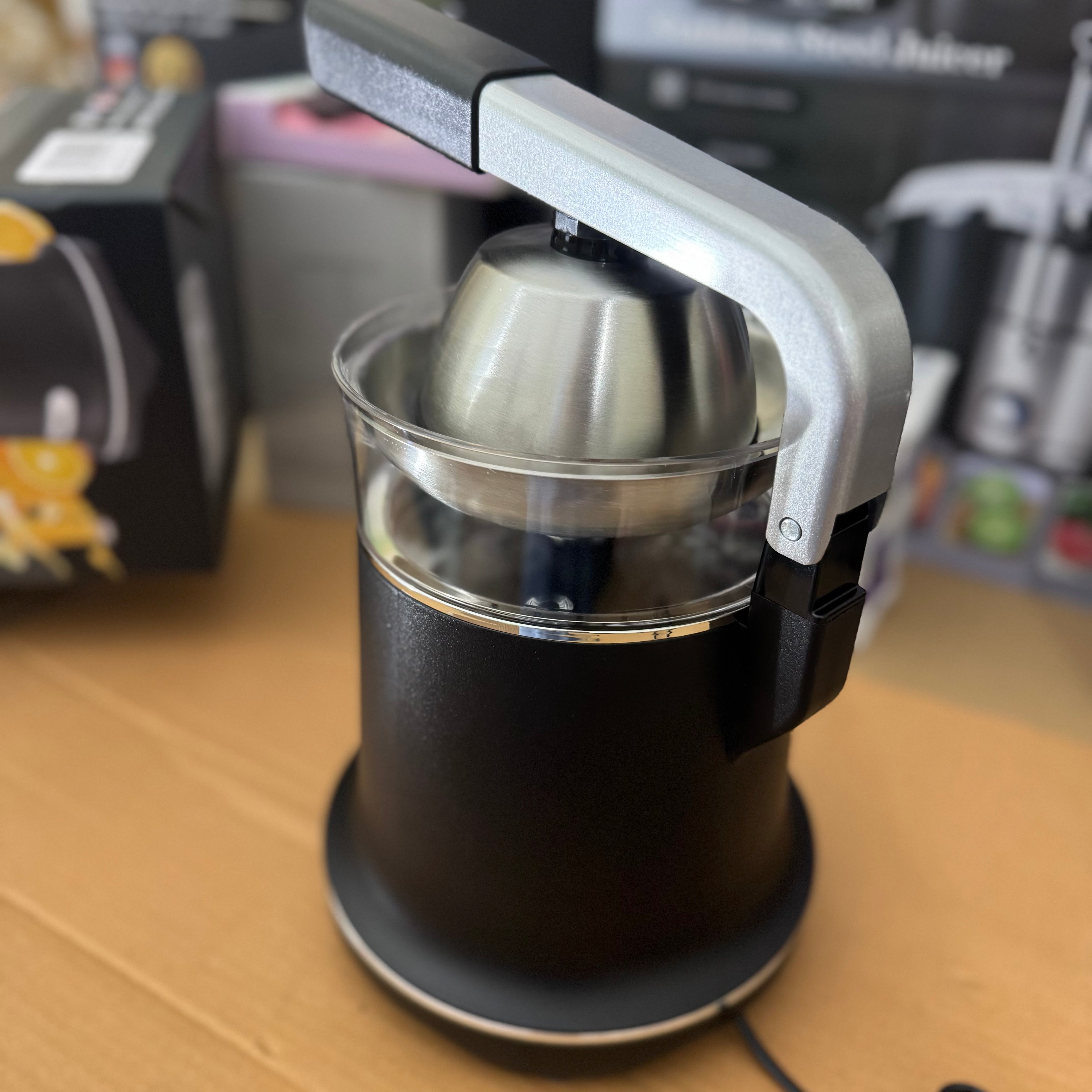 BOMA 350W Electric Citrus Juicer BM-675B - Lot Imported