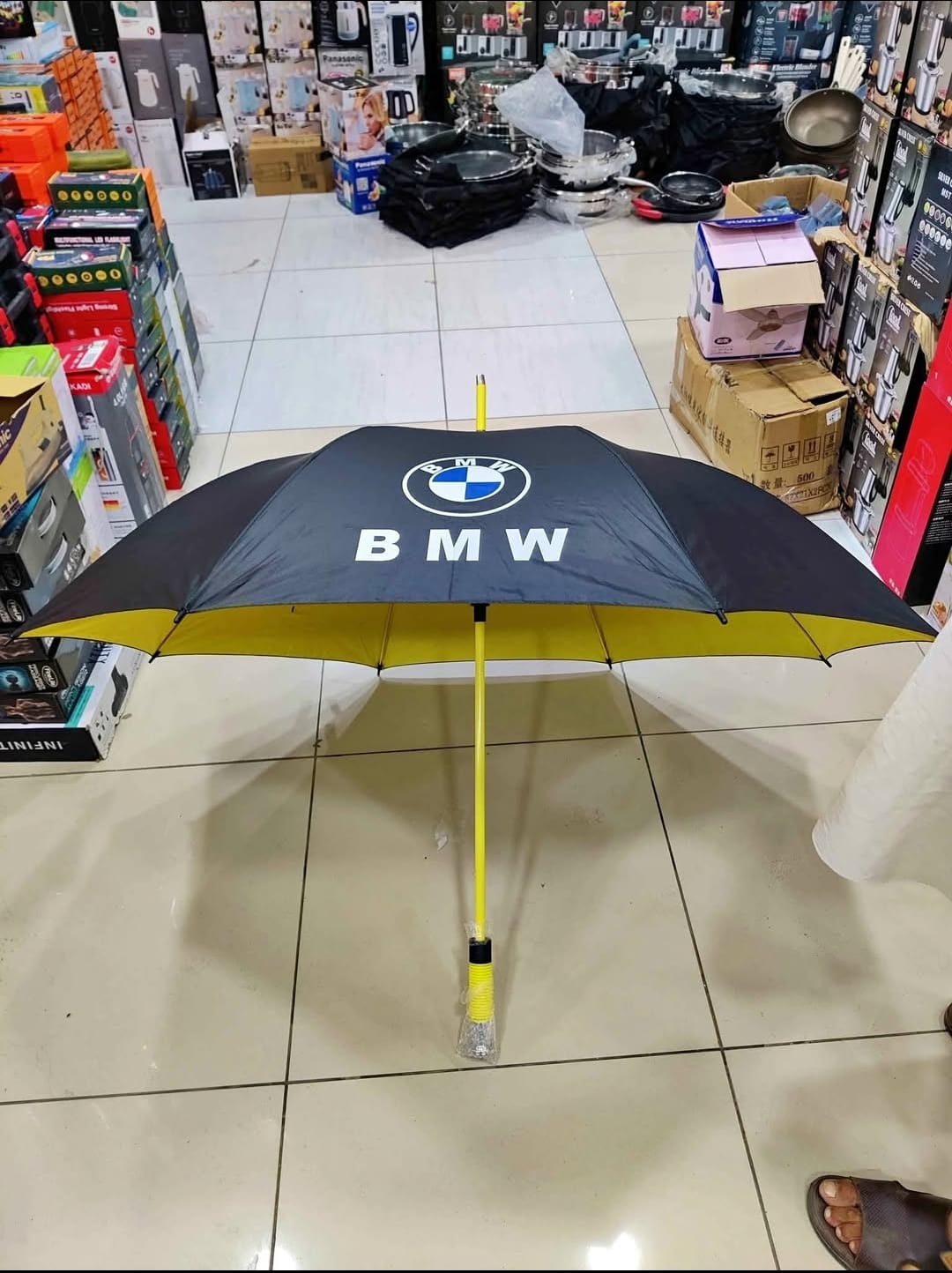 BMW Luxury 4-Person UV-Protected Umbrella