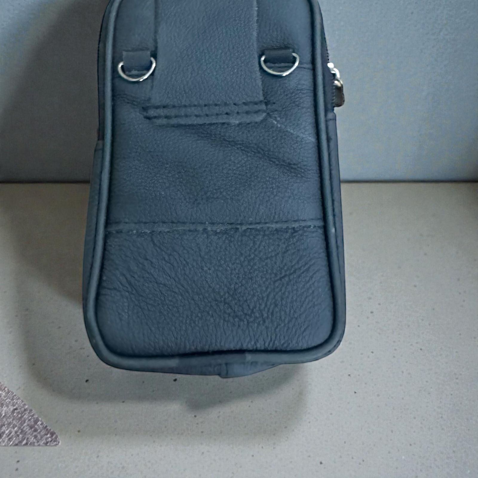 Small Leather Crossbody Shoulder Bag for Men & Women – Compact Travel Phone Pouch with Adjustable Strap