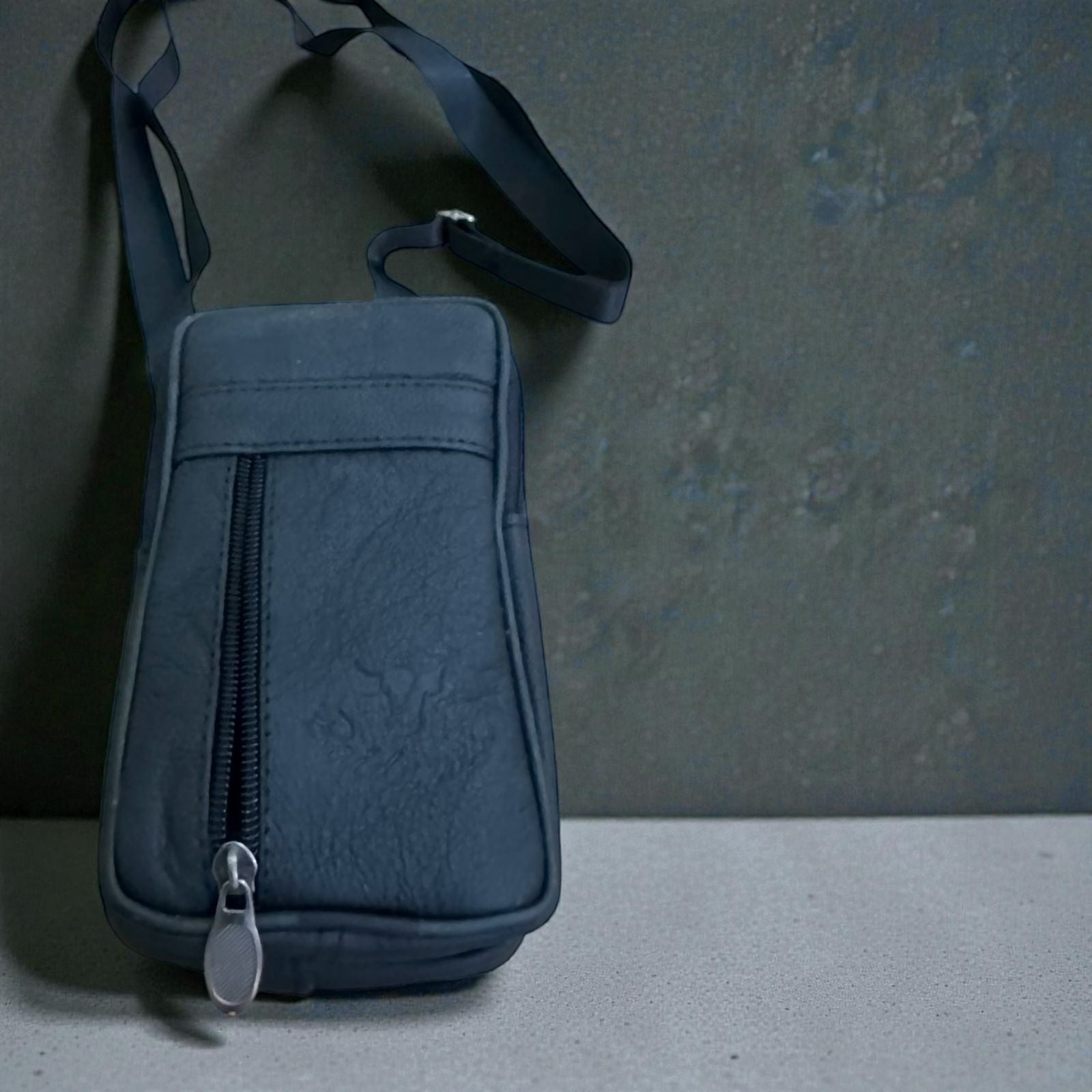 Small Leather Crossbody Shoulder Bag for Men & Women – Compact Travel Phone Pouch with Adjustable Strap